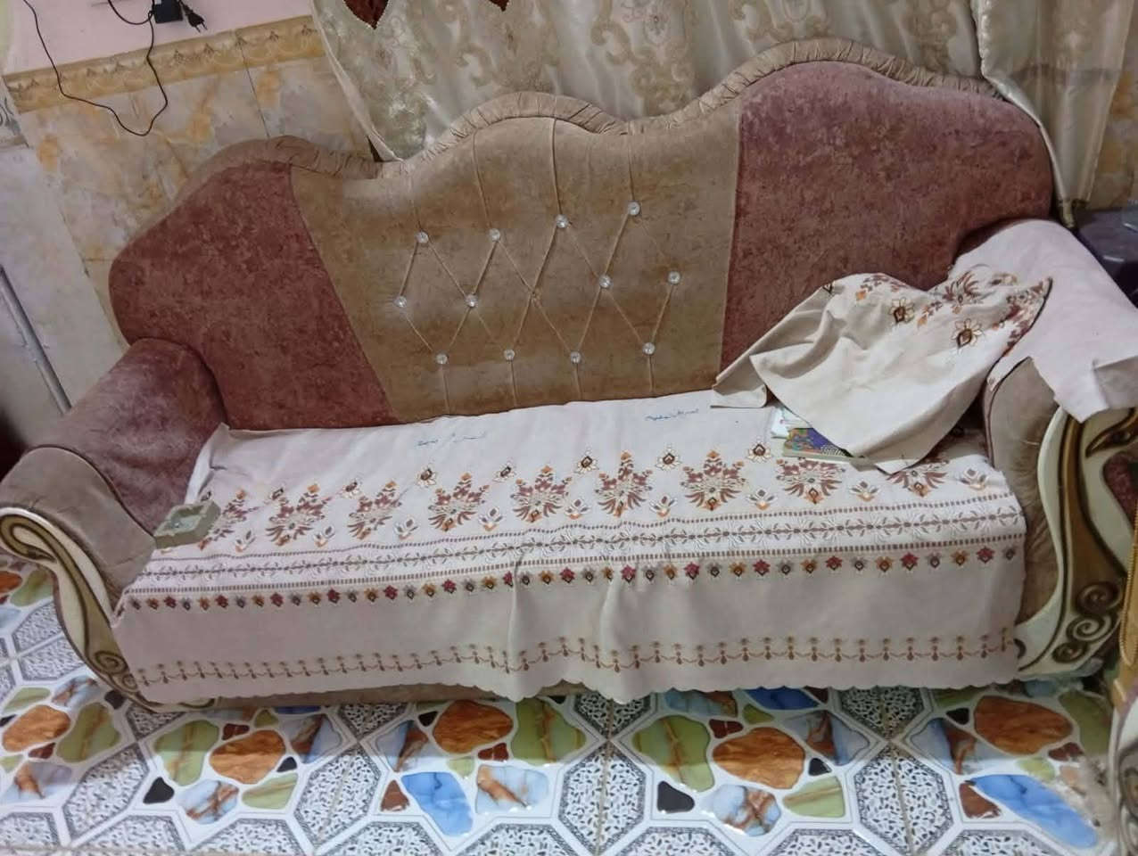 تخم قنفات 10مقاعد  السعر 100وبيهن مجال شراي اتصل ***********
