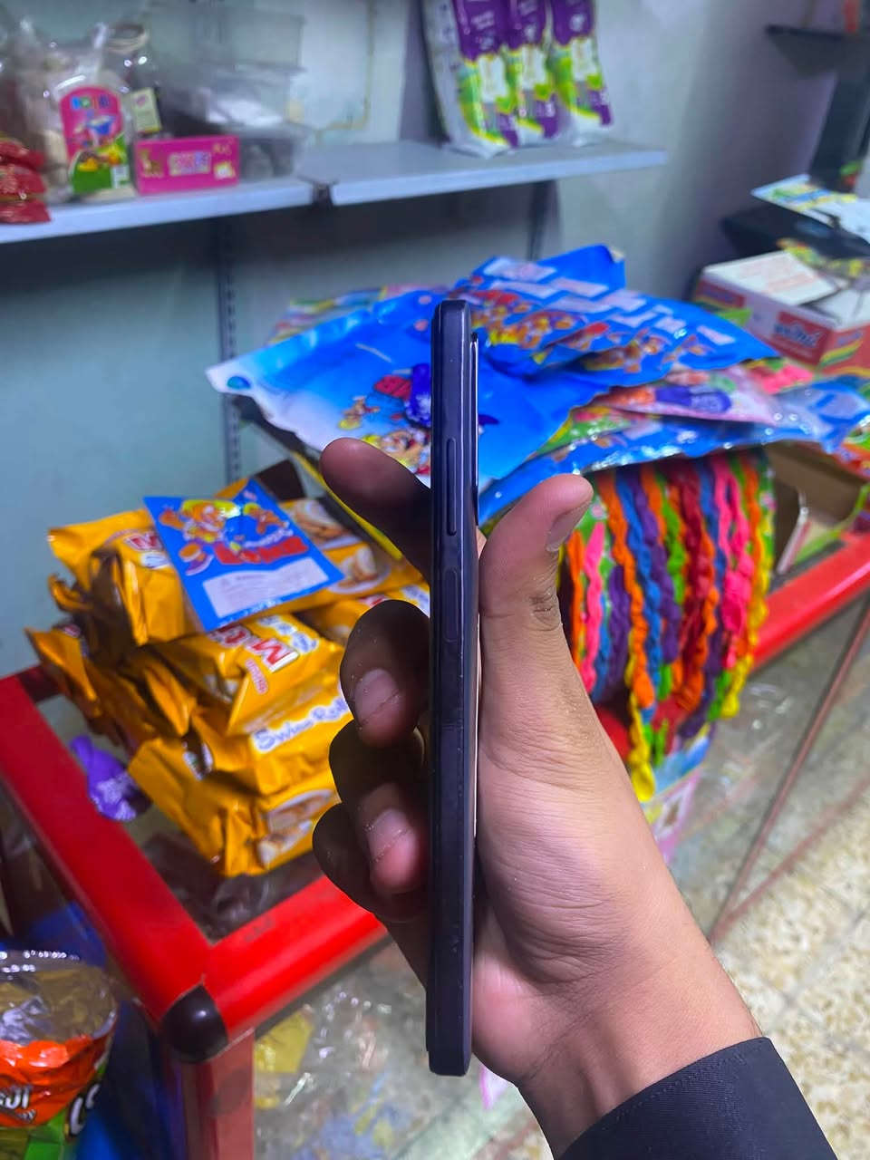 هذا Redmi Note 11S 💜
و  

مواصفاته السريعة:
الكاميرا: 50MP رئيسية 
الذاكرة: مكتوب  رام ٨+ 128GB تخزين
الصناعة: Xiaomi Communications Co., Ltd 
السعر ٢٧٥
تواصل واتساب***********
