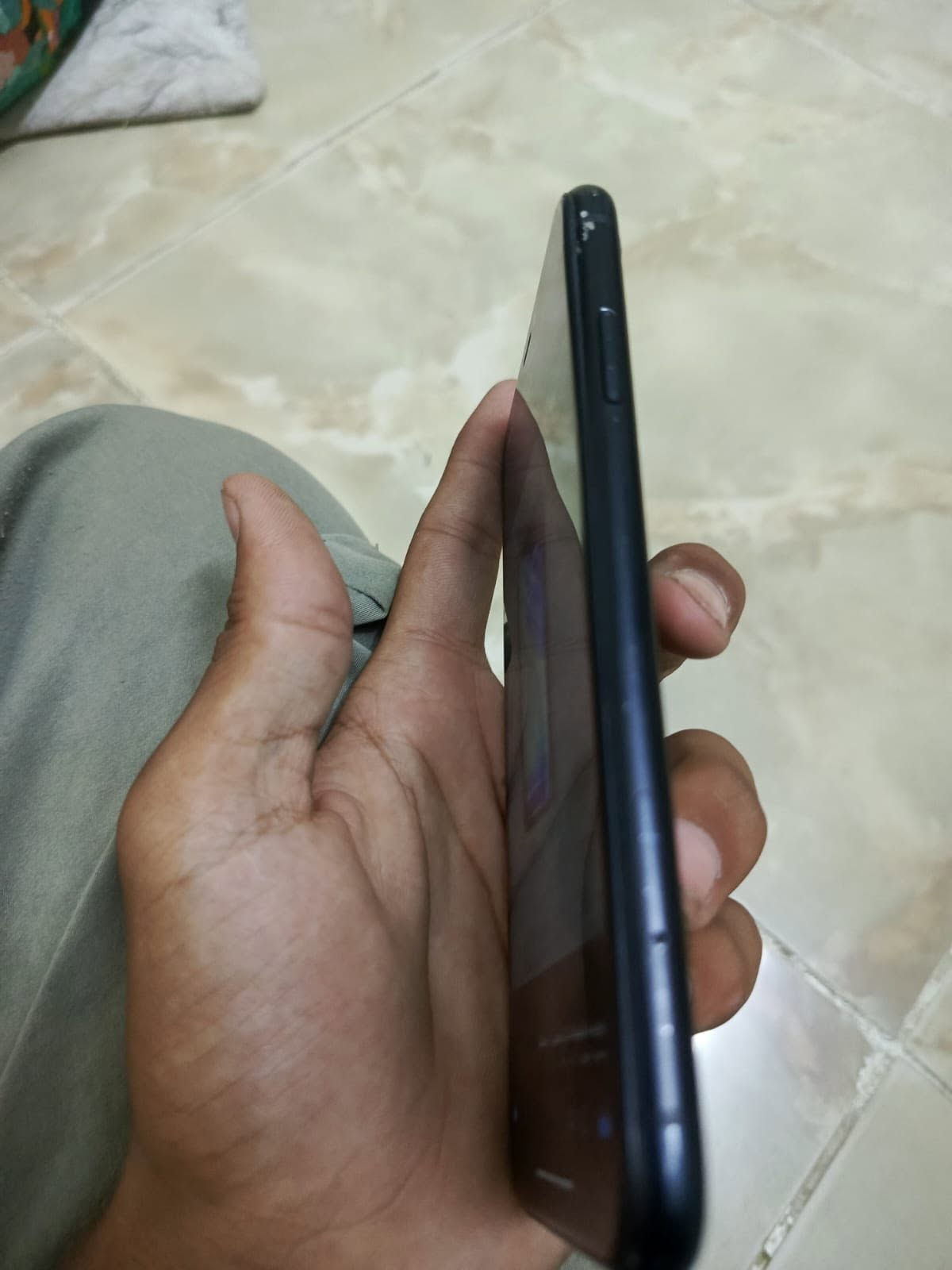 جهاز اكس آر نهايته 100. بطاريه ٧٣ بي بي ضربه بل شاشه ما مئثر كامرات شغاله وفول شرط أنطيك وفيس إيدي شغال كلشي شغال بي بس افطر بي بشاشه  ما مئثر رقمي ***********
