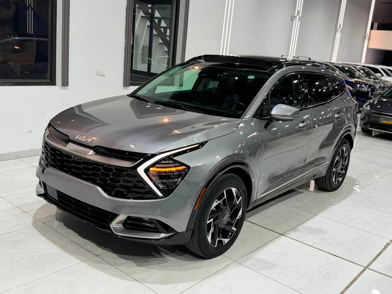 السعر بلاش حرررك جوه السوك198$ 
🚘 كيا سبورتج SX Plug-in Hybrid (PHEV) 2025 🔥
تسارع رهيب واقتصاديه بشكل ملفت 🔋
إذا تريد القوة مع التوفير، فهاي السيارة تجمع الاثنين بأعلى مستوى. 💯

✅ محرك هايبرد بلَكِن (Plug-in Hybrid) قابل للشحن
✅ قيادة كهربائية لمسافات يومية بدون صرف بنزين
✅ محرك قوي مع أداء ممتاز عند الحاجة
✅ فئة SX كاملة المواصفات
✅ شاشة كبيرة مع Apple CarPlay وAndroid Auto
✅ كاميرات 360° وحساسات أمامية وخلفية
✅ فتحة بانوراما
✅ مقاعد جلد كهربائية مع تبريد وتدفئة
✅ تشغيل بصمة وريموت ستارت
✅ شاحن لاسلكي
✅ رادار، مثبت سرعة ذكي، ونظام المحافظة على المسار
✅ صندوق كهربائي
✅ تصميم رياضي ويل مميزة
✅اوتو بارك 

سيارة فخمة، اقتصادية، وتكنولوجيا متطورة… خيار مثالي لكل شخص يريد سيارة حديثة بمواصفات كاملة.
الصبغ جاملغ وربع بونيد بدون داخل 
بدون رقم تترقم جميع محافظات كردستان 

📍 متوفرة في أربيل
📞 للاستفسار والحجز، راسلنا على الخاص أو اتصل بنا.
***********
