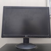 ٣ شاشات • شاشتين شغالات • واير تالف