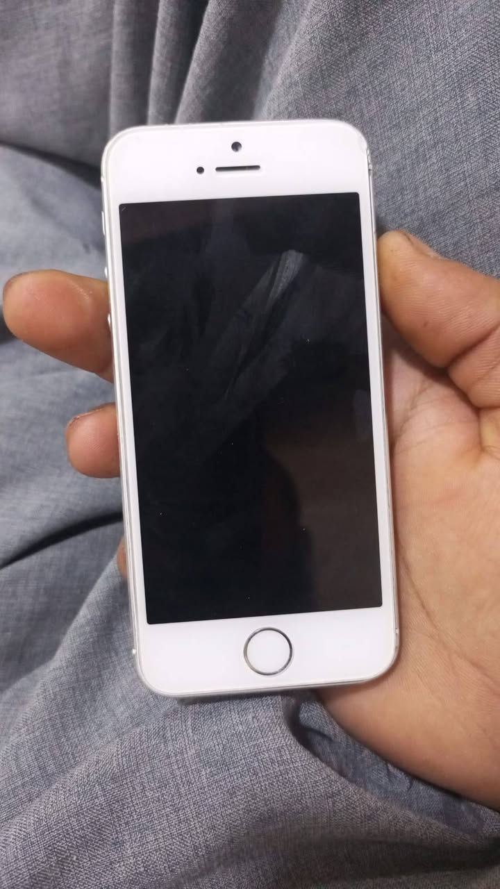 السلام عليكم ايفون 5s جهاز نضيف بس الضهر ماله شوي بي زلوغ السعر 40 وبيه مجال العنوان بصره مقابيل الصناعيه حمدان للتواصل ***********
