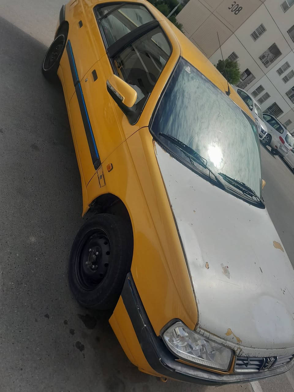 بيجو روا للبيع محرك لا تبخير ولا تنقيص سيارة نظيفة مال بيت سنوية جديدة السعر 19 ورقة وبيهة مجال للإستفسار اتصل على ***********
