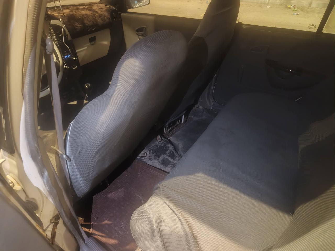 سلام عليكم من رخصت لادمن طبعن سايبه مديل ١٤ مكينه كير مكفولات مابيه حادث سياره كاعده حلوه الحداده نص عمر تبريد شغال كهربائيات شغاله مابيه نقص أبد سنويه إلى ٢٨ تنتهي مداور ثاني يوم إني أمشي وياك تكمل المداور يالله اعوفك لأن راعيها يريد مداور وإني لو ما محتاج مابي والله وسوق كلشي بي طبعن اقرة المنشور عدل لا تخابرني وتكلي شبيها  هاي شوفت عينك السياره وبعد احله من صوره بلواقع أي خياس مابيه أبد مابيه فدوه الخدك إني شراي ع رأسي الموشراي لا يتعبني ويتعب روحه بس مداهر سعره ٢٨ وبيه مجال بسيط  وخادم الزغير والجبير وهذا رقمي *********** ومتواجد وين ماتريد فيس وأتساب أو اتصال ع شريحه وشكرا
