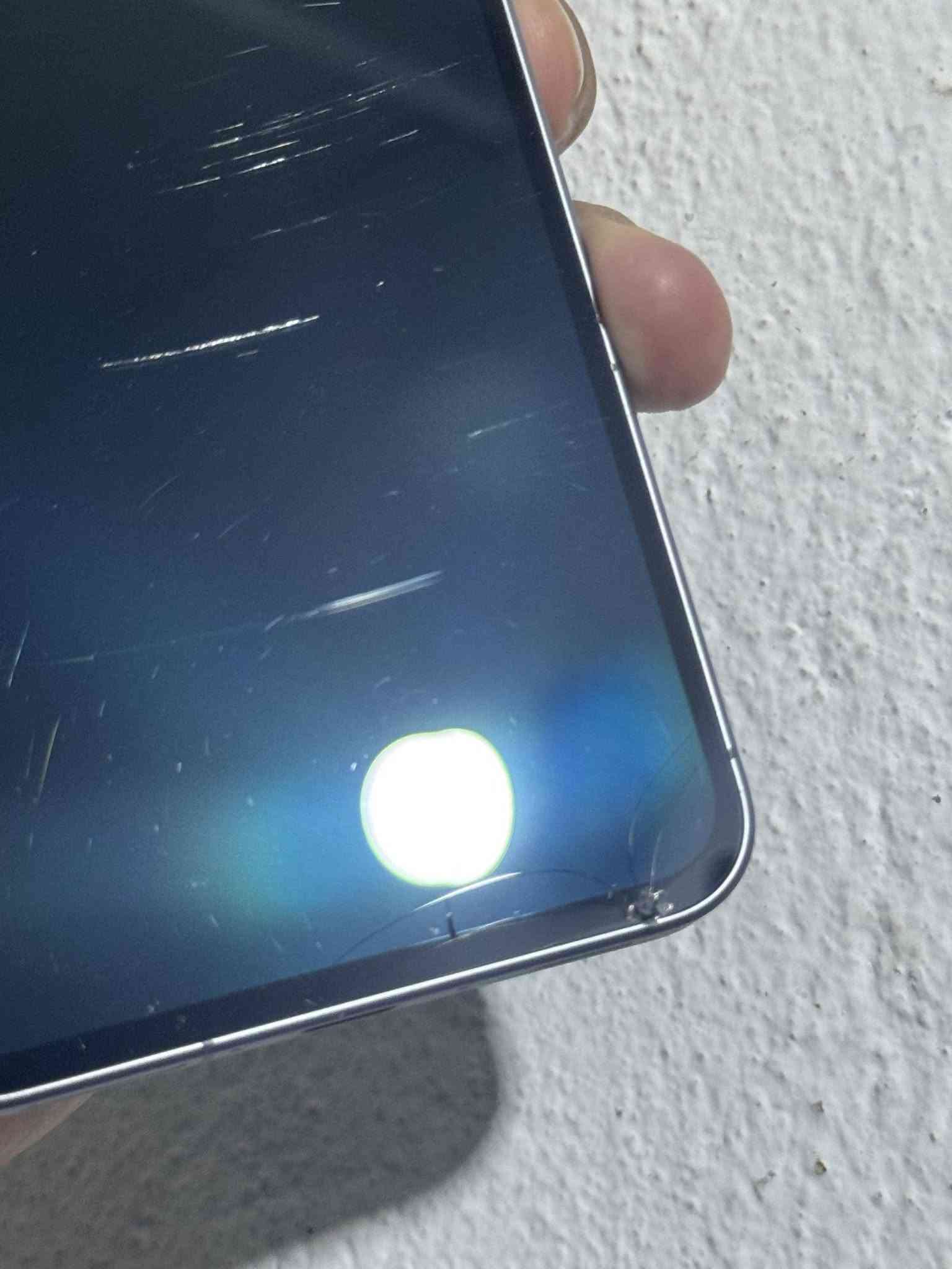 سامسونج A56 5G نسخة الشرق الأوسط، دبل سيم، 256GB رام 12GB. جهاز نظيف واستخدام طبيعي، بس بيه كسر بسيط بزاوية الشاشة وما يأثر على الاستخدام. بدون كرتونة وملحقات، جهاز فقط. بغداد – البياع. أراوس 13، 14، 15، 16 وأقبل تبديل بشاشة أو جهاز مناسب.

نص مكتوب في الصور:
- العناية بالجهاز جيد قم بالتحسين الآن لتحرير مساحة إضافية في الذاكرة. تحسين الآن البطارية ٤٣% بقي ١ من الأيام ١٩ من الساعات مكان التخزين ١٢% مستخدم ٢٠,٩ جيجابايت | ٢٥٦ جيجابايت الذاكرة ٤٨% مستخدم ٥,٧ جيجابايت | ١٢ جيجابايت حماية التطبيق غير مفعل الأداء
- حول الهاتف Galaxy A56 5G إعادة تسمية اسم المنتج Galaxy A56 5G اسم الطراز SM-A566B/DS الرقم التسلسli R5CY72668NE SIM 1 رقم الهاتف 22222 الشبكة zain IQ IMEI 1 356749201256676 SIM المتاحة IMEI 2 356836791256677 معلومات الحالة معلومات قانونية