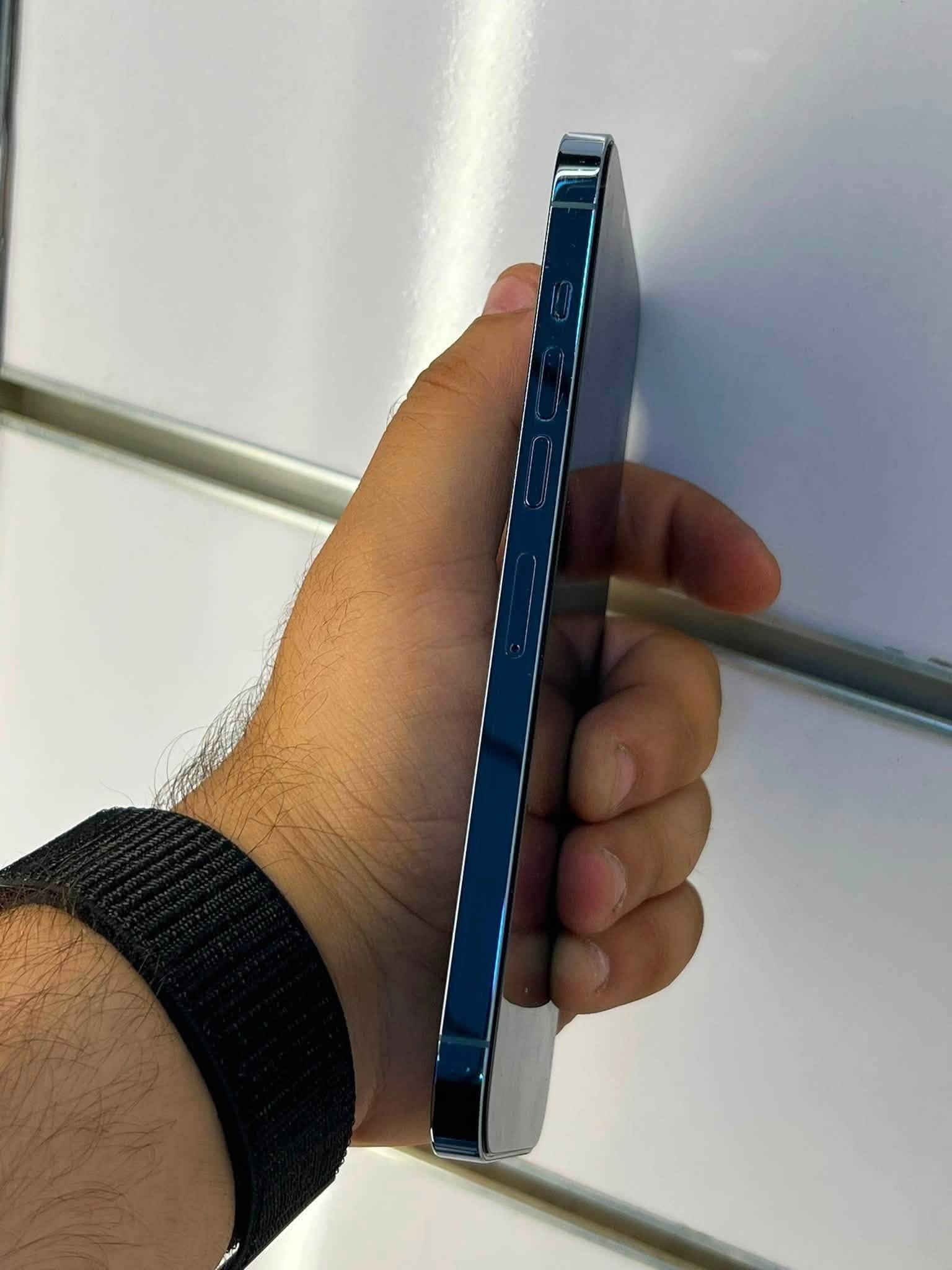 ✔️iPhone 13 Pro Max
ايفون 13 برو ماكس  بحري

ذاكره 128

بطاريه 7 شرط مامصعد ولا مفتوح 

نضافه الجهاز 100‎%‎ وتر بروف ضد الماي شرط

تك سيم 

نموذج m

موصل حي السكر  

توصيل ماعندي

السعر 625 الف

 ماداخل اي صيانه وضع شركه اذا ماحبيت تاخذ الاحسن منه

***********
