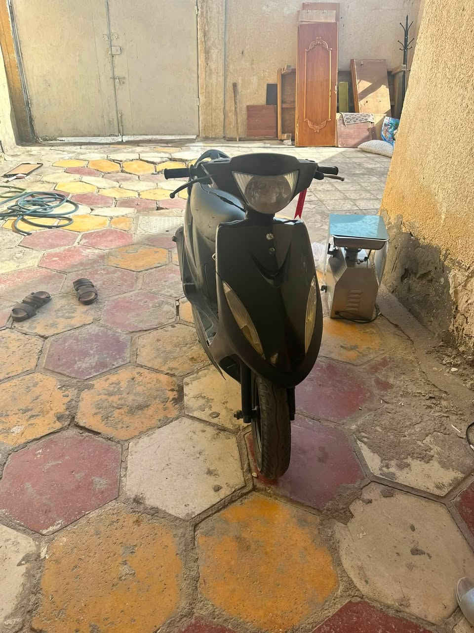 السلام عليكم دراجه ماكس عدله الدراجه خير من الله  كله ع الابلاد بس مفتوحه ولفات جوزه بلاد والاشاير يرادلهن بس كلوبات التك ب١٠٠٠ رايدها ٦٠٠وبيها مجال رقمي***********
