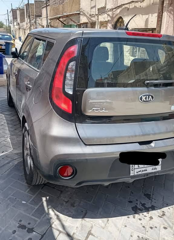 كيا صول وارد امريكي موديل 2018 محرك 1600 رقم بغداد .. حادث تبديل بنيد وجاملغ جهه السائق لألغد ولاشاصي الباقي ليبل واحد .. الباب بصف السائق مصبوغ اثر شخوط .. الكير والمحرك مكفول تبريد منظومه جديدة .. ماشية 57 ألف ميل .. السعر 110 .. هاتف *********** .
