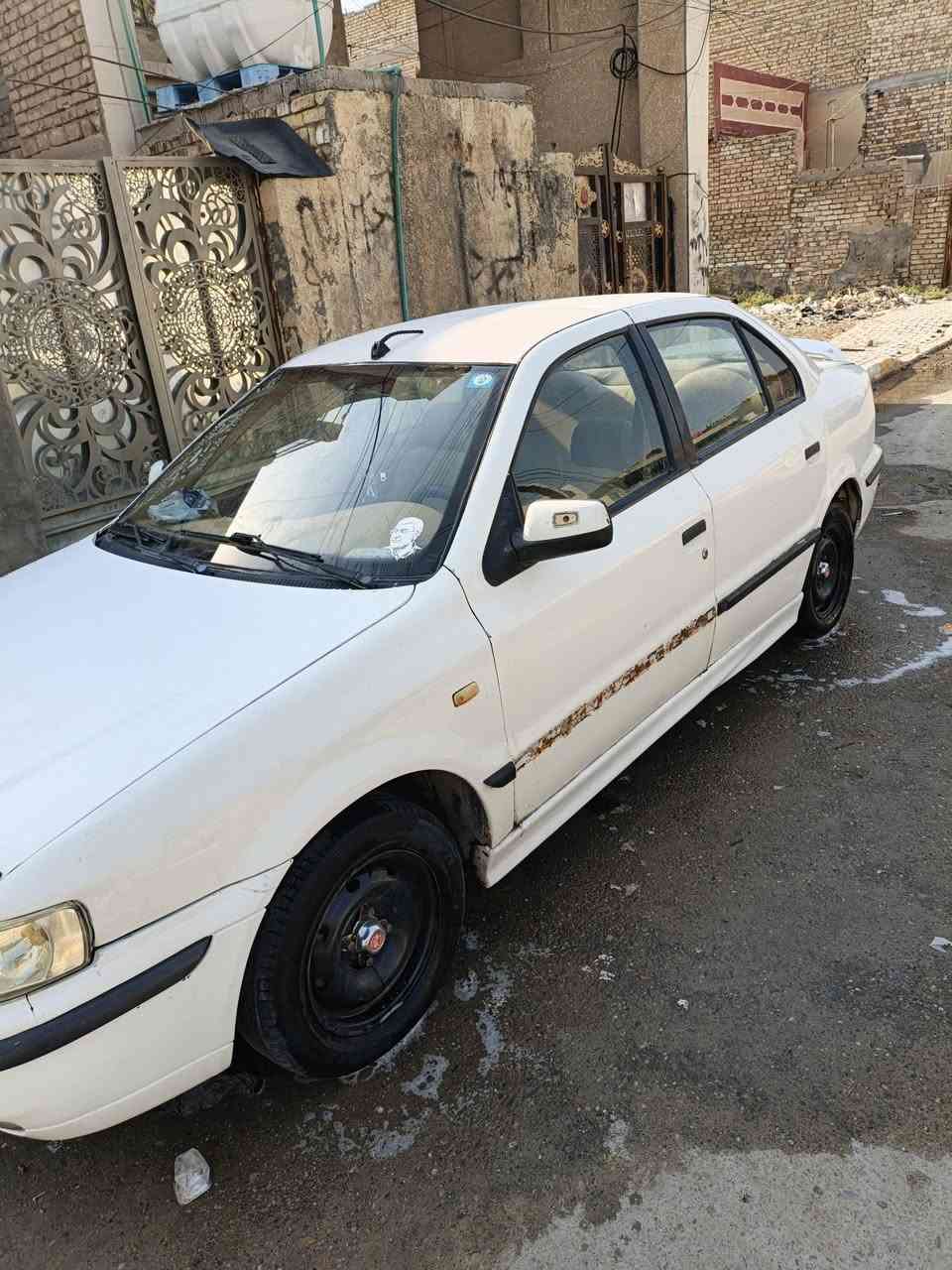 السلام وعليكم سمند 2010 رقم بغداد مصبوغه احزام بيها اخياس بلدوسات 
 كير ومكينه خير من الله تبريد شغال غرفه نضيفه كهربائيات نضيفه دشبول كله شغال جام كله شغال شاشه تاب صدر نص عمر الكشر شوف العين تجي وشوفها تخم تاير نضيف السياره بسمي السنويه نافذه لسنه 2031 بيها ضربه بلجاملغ الخلفي الايسر من اخذتها على هاي الحطه للبيع للبيع السعر 33 وبيها مجال حك الجيه وشرط التحويل ما اسوي وكاله شرط تحويل مكان السياره بغداد الحسينيه الراشديه رقم ***********
