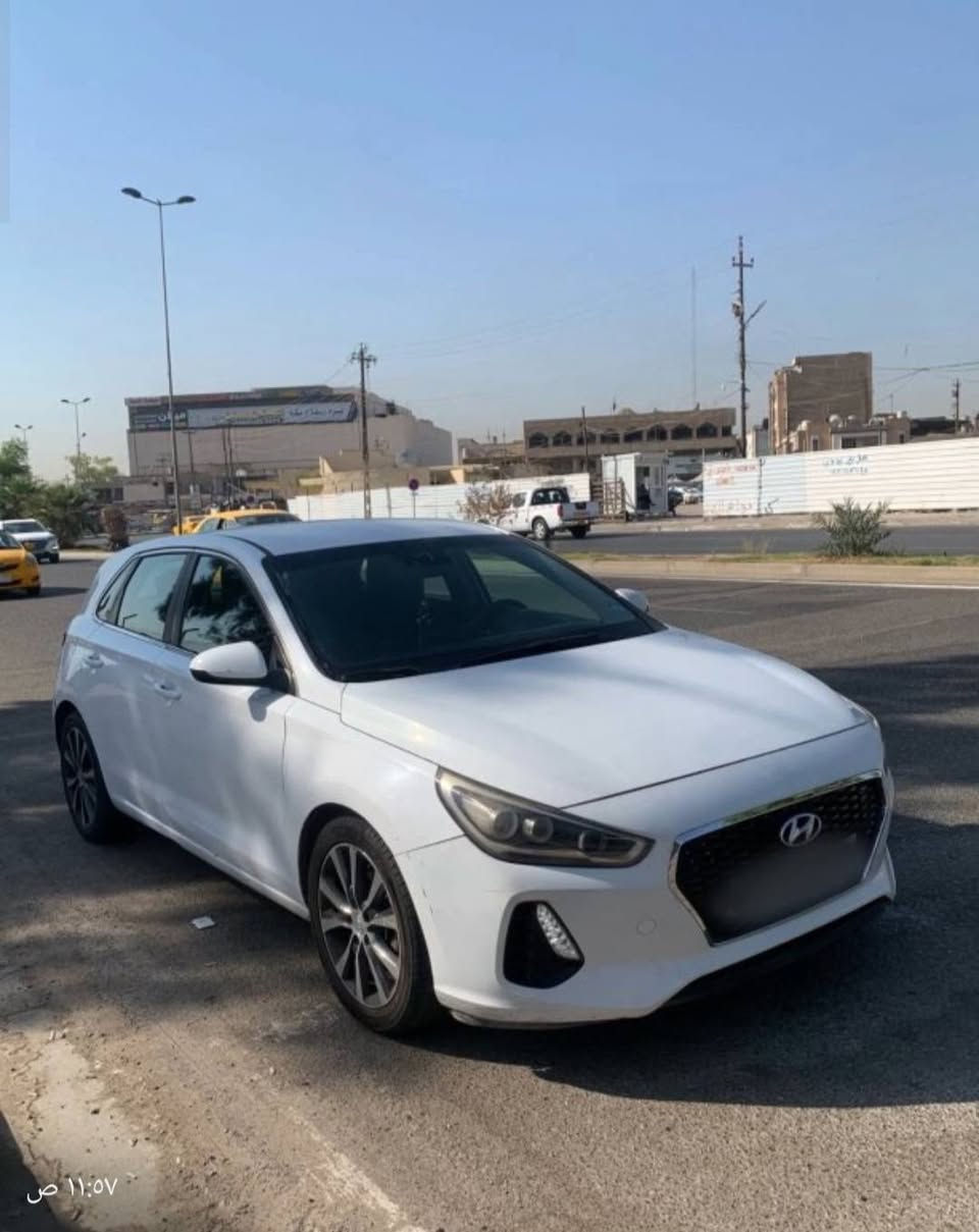 النترا موديل 2018 فول رياضي
حجم المكينه : 1600 تيربو 

المسافه المقطوعه : 160km الف ميل 

       رقم كركوك سنوية جديد بطاقة بنزين 

 الضرر  قطعتين صبغ 

مواصفاتها 

1. شاشه
2 كير اوتوماتيك 
3. تحديد سرعة 
السعر : 106 بيها مجال بسيط 

تفاصيل اكثر هذا رقمي *********** 

مكان السياره كركوك 

رقم سنوي جديد بدون غرامة

نص مكتوب في الصور:
- 11:07 ص
- ١١:٥٧ ص