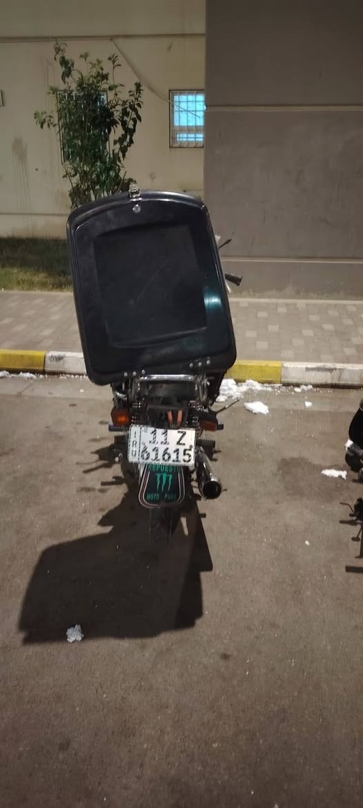 سلام عليكم ايراني للبيع مرقم موديل 22 بس عوزه ترتيب سعر 1500 وبيها مجال للاستفسار لاتصال بلرقم:*********** مكان بغداد بسمايه 
ملاحضه مكلف بلنشر هذا رقم صاحب الدراجه لحد يدخل خاص
