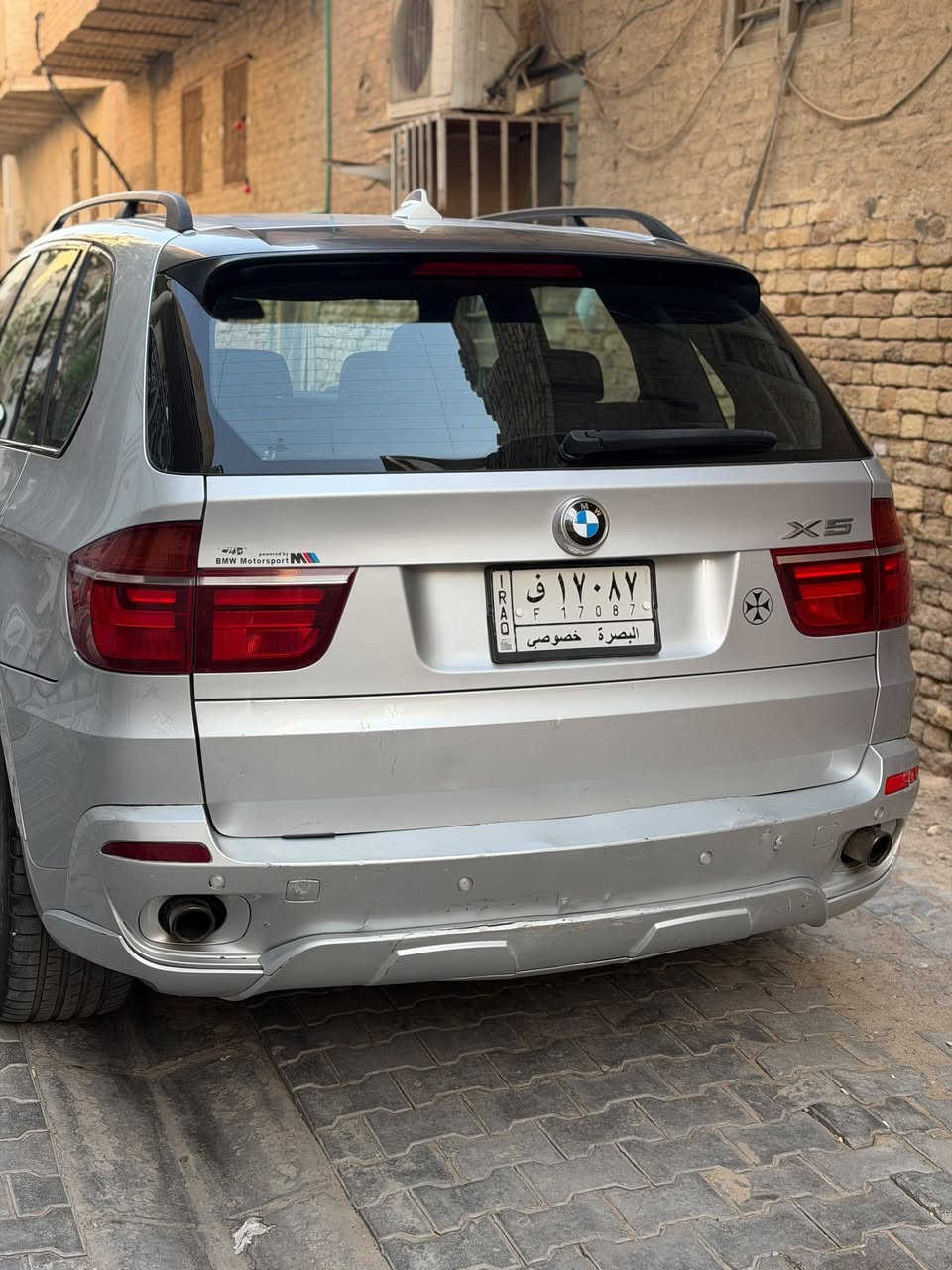 BMW X5 2007
السلام عليكم ورحمة الله وبركاته
BMW X5 2007
السعر ١١٠$
محدث بجم ٢٠١٣
مكينه ٣٥٠٠
سباره جاهزه
تعال كلب وشوف وبخدمتك
مكان السياره البصره السيمر 
للاستفسار
***********
