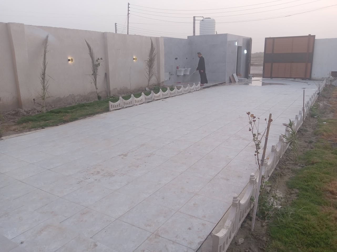 السلام عليكم للبيع /1000/الف متر طابو اسهم تحويل مباشر على طريق السفينه خلف ثانويت الواثق بيت بناء درجه اوله حالين فارغ بعدء مامسكون توء مخلص كله صب كونكريت على شارعين شوارعه 10نضاميه ***********
