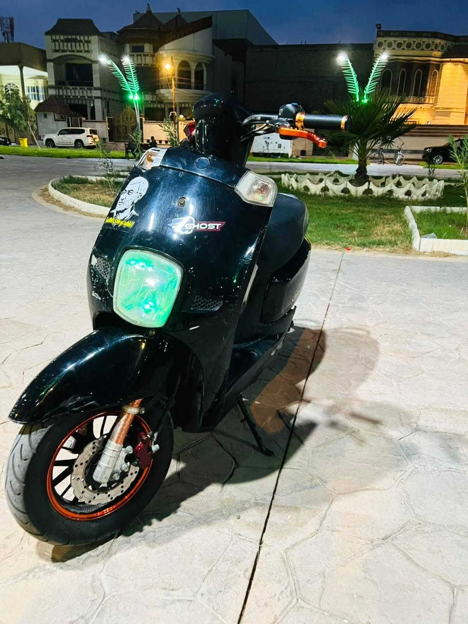 ماكس بوليسي • ٢٠٠٨ • مكسور