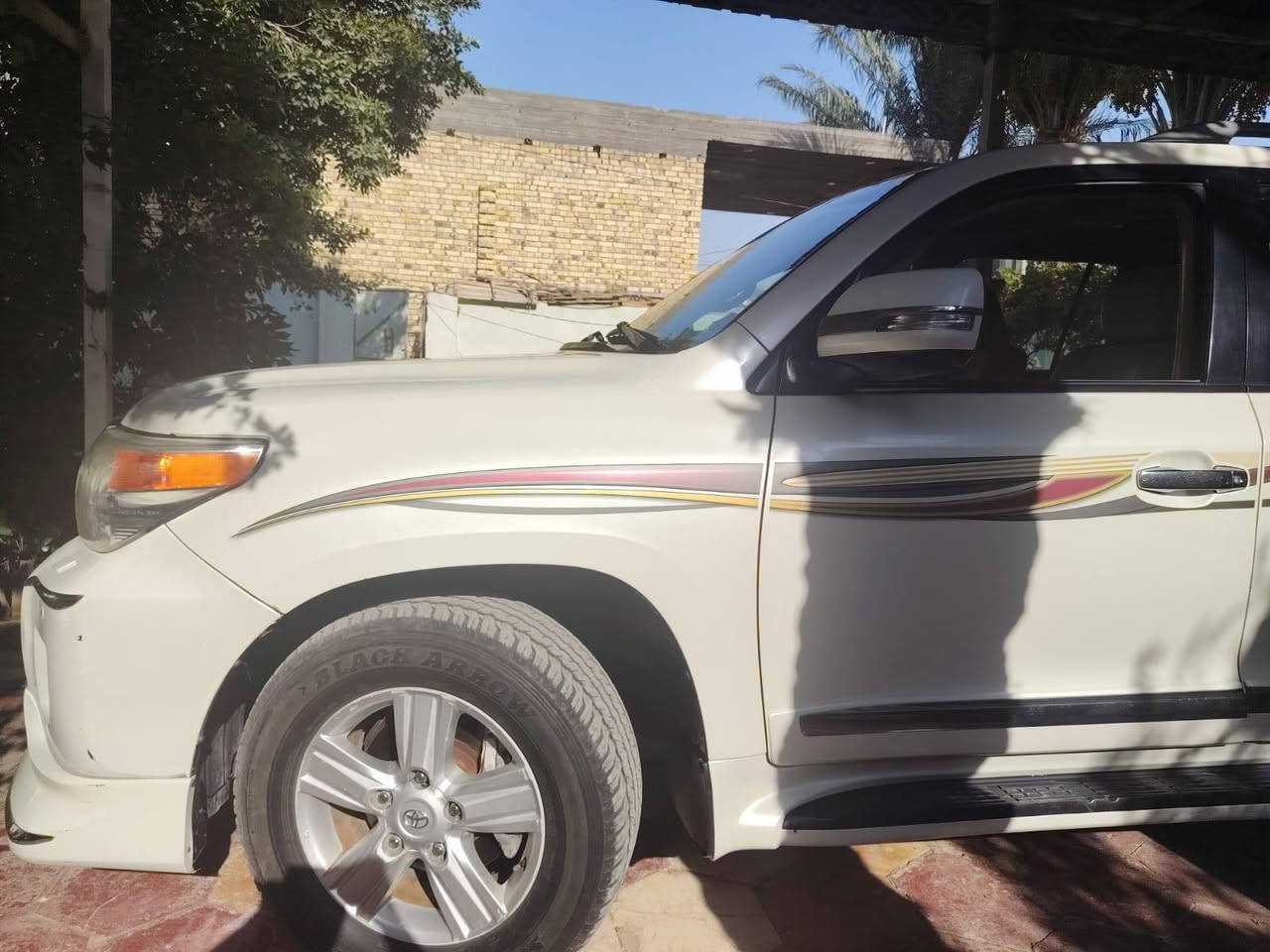 سلام عليكم اخواني 
لاندكروز موديل ١٣ لبيع جاهزه فول مواصفات كشنات كهرباء وجلد 
كفاله بيه باردات اثنين فقط 
محرك مجفد على أيدي شغل بي حظ 
رقم بقم بغداد ثاني يوم امداور
السعر ٣٥٠ وبيه مجال العنوان ديوانيه شافعيه *********** ابواحمد
