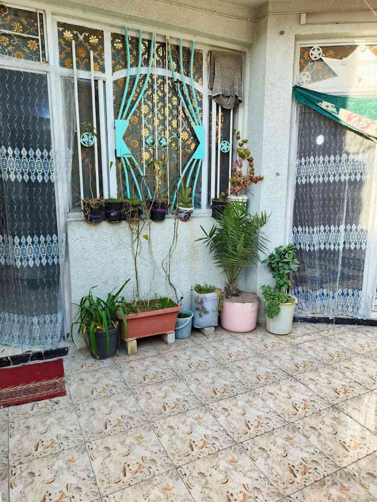 🏠 للبيع بيت في الزعفرانية – فرصة مميزة جداً 🔑
📍 الموقع: الزعفرانية، نهاية شارع المعهد – السدة
📐 المساحة: 100 متر مربع
🏡 طابقين بخريطة واسعة ومريحة
🔹 الطابق الأرضي: غرفة
🔹 الطابق الثاني: غرفتين كبار جداً + سويت كامل ✨
🚿 عدد الحمامات: 2
💧⚡ متوفر جميع الخدمات: ماء، كهرباء، وتبليط
📌 ملاحظة مهمة: البيت خامس بيت عن الشارع العام، وموقعه ممتاز وسهل الوصول.
📞 للاستفسار والتفاصيل:
السند طابو زراعي سند 25 إقرار محكمة 
متكفل في جميع القانونيات
***********رقم صاحب العقار
🔑 للجادين فقط، والمعاينة خير دليل
