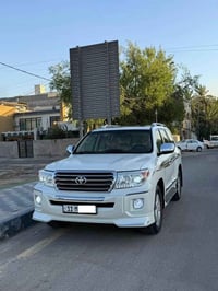 لاند كروز 2013 شركه ساز فول مواصفات  رقم بغداد الدولي باسمي  ماشيه 110...