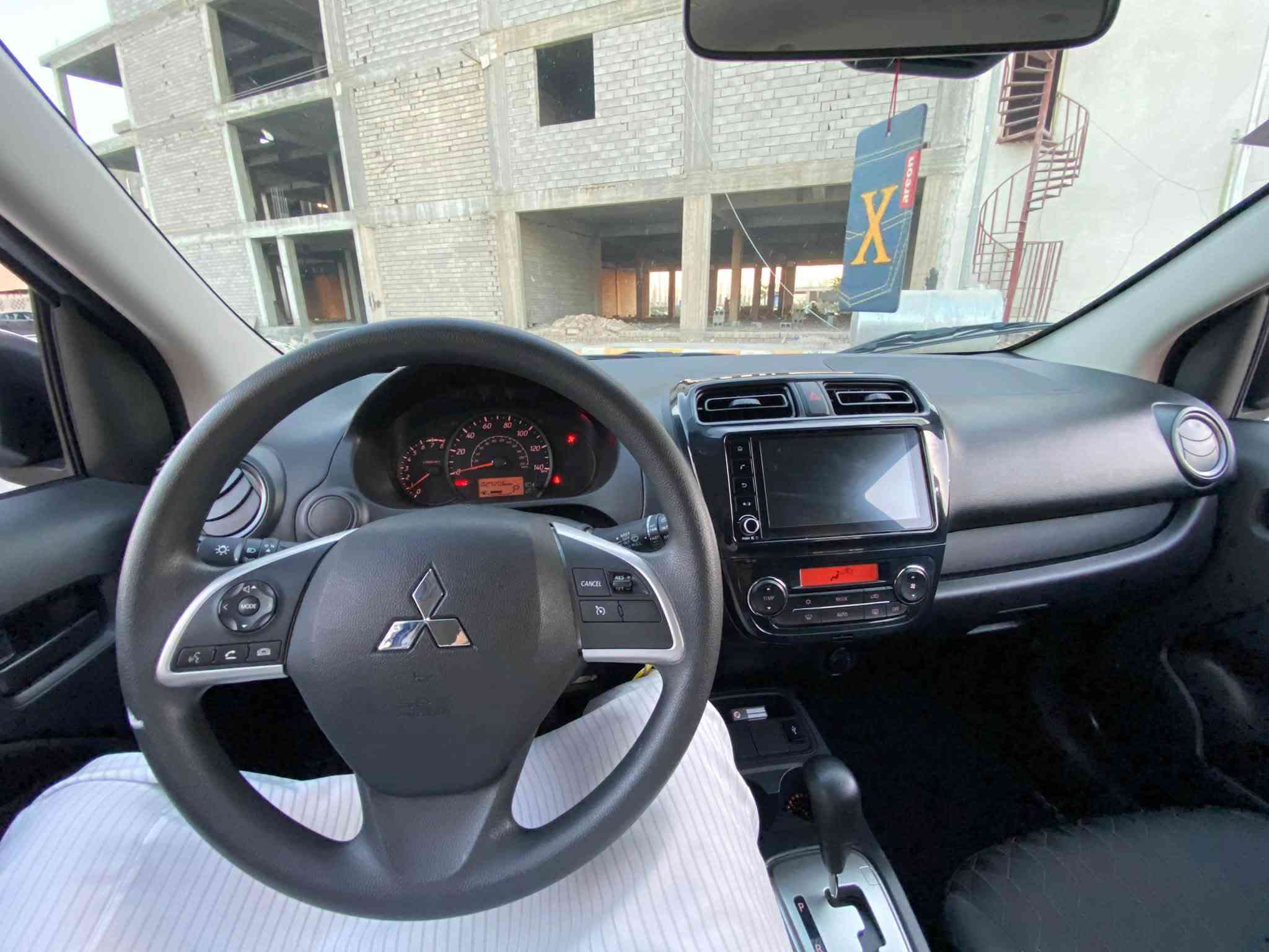 السلام  عليكم Mitsubishi Mirage 2024 

لون سلفر جديده السياره 
محرك 1.2/ 3 سلندر 
استهلاكها ممتاز جدا 5راكب 
شاشه وسطيه 
تحكم بالستيرن 
مثبت سرعه 
مانع انزلاق ABS
كامره خلفيه 
نضام التخفيف من الانصدام الامامي 
نظام التحكم الالكتروني بلثبات ( ESC)
وسائد هوائيه ونظام تحذير ضغط الاطارات المنخفض 
تبريد ثلج ماشيه 27ميل 
#السعر 103ورقه وبيها مجال 
مكان السياره بغداد 
للاستفسار 
***********
