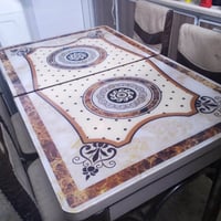 غراض مستعمله بس نضيفه ميز طعام يتكبر ويزغر نضيف ٥٠ الف وميز مكينه مال ...