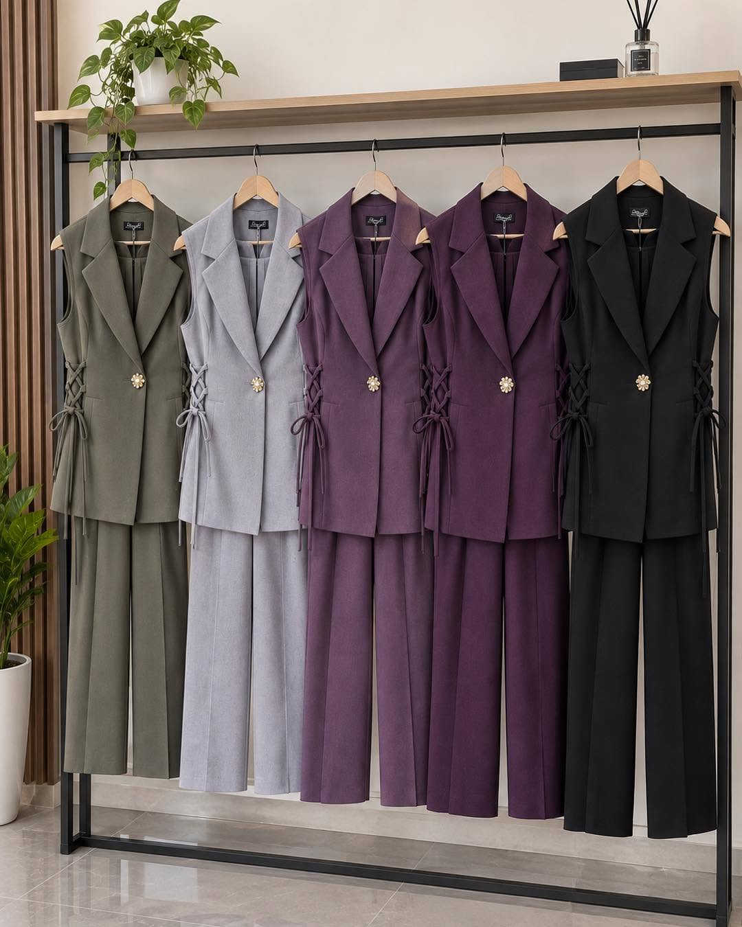✨ طقم يلك مبطن مع كيلوت ✨
🔥 السعر: 25 ألف فقط 🔥
📏 القياسات: من 38 لل 48
👗 متوفر بأكثر من 15 موديل مختلف
🧵 القماش: نيكول ميصوف — خامة مرتبة ومناسبة للّبس اليومي
📍 متوفر حالياً في الفرع الأول والثا
