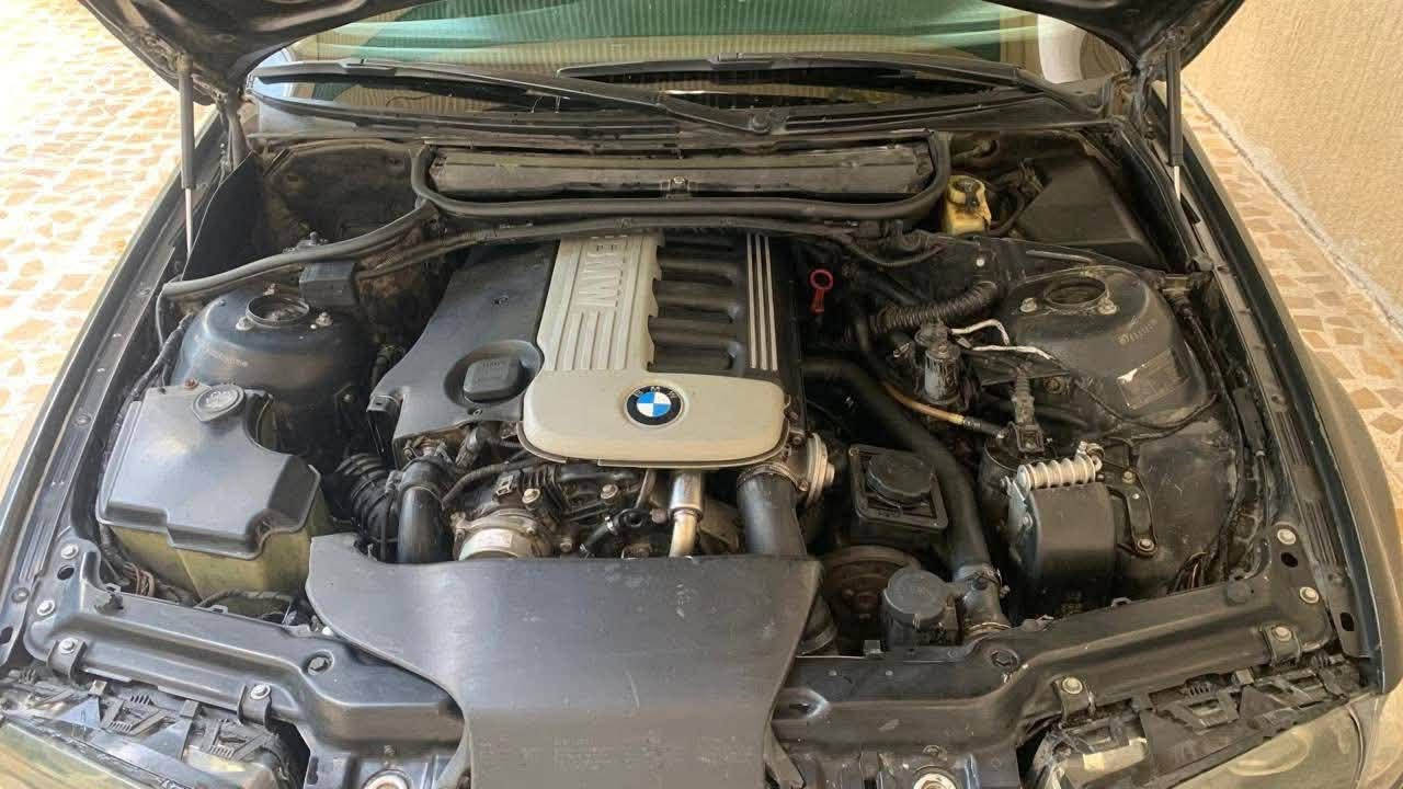 ا
‎وارد ألمانيا أصلي بلادي BMW E46 330d 
 2002 موديل محدثه 2004 
‎رقم اربيل انكليزي تحويل شرط 

‎السياره فول مواصفات :: 
محرك ديزل ستة سلندر 2500 توربو 
داخل صاج ملكي 
‎تحكمات ستيرن 
‎مثبت سرعة
مايكرفون و بلوتوث 
تبريد شغال 
‎كشنات M جلد اسود تدفئة 
‎مانع انحدار و انزلاق 
‎بردة خلفية بلادي 
موبايل خلوي 
‎سيدي جنجر 6 اقراص 
‎ جام كهرباء اوتو 
ويل 18 M تو سايز
‎لايت اوتو و سوارات ملونة 
‎شاشة اندرويد 
‎كير اوتو ثلاث وضعيات A M S 
‎وباقي المواصفات مال e46 معروفه 

محرك ديزل صوته ناعم مثل البانزين بيها ربع باب ورا النفر بارد وسنوية جديدة 
سيارة  اقتصادية جدا بالكاز للعلم 
 و بيها حصة مال منتجات كل يوم ويوم  40 لتر  هذا الموديل محركه جدا قوي  ومايعطل و غراضها متوفرة بالشمال وبغداد و  الجنوب 

وياها قطع غيار أصلي  مستعمل موجودة للبيع من عدا سعر السيارة 

السيارة مسويله ادامه كامله باتري جديد شادلها فلاتر جديدة و فيول بمب جديد وداينمو جديدة حدادية و صدر جديد طخم دسكات أمامي وخلفي جديد 
 السياره متعوب عليها وبلعافيه على الياخذه السياره معروضه ب 75 
ورقة وبيها مجال للشراي   تواصل خاص او واتس اب *********** 
مكاني الموصل
الأيسر
