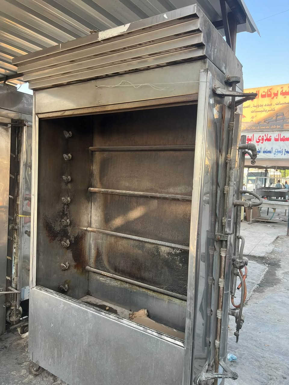 غراض مطعم للبيع مكلف بل نشر صاحب الغراض. بغداد البلديات
‭***********‬
