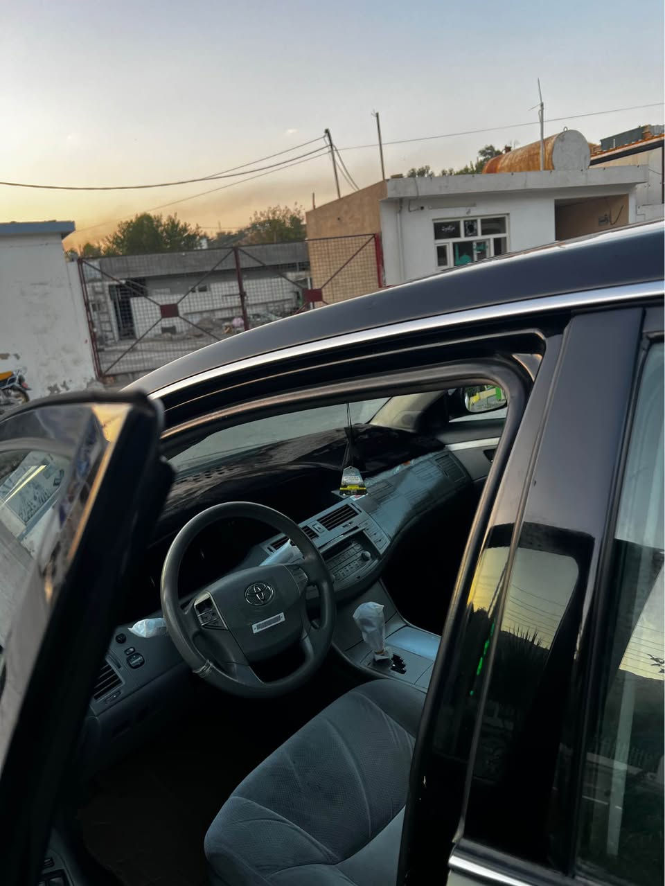 TOYOTA AVALON 2009 XL 
ئەڤەلۆن 2009 XL بێ بۆیاخ سەنەوی تا 2031 تازەیە گێڕ و مەکینەی بەشەرتە شوخت و چاڵ و کاڵبونەوەی نیە سەیارەکە دەعامی بۆ دەعامی بەشەرتە چوار تایەی تازەی لەسەرە پێش و دوای چرکەی تێدا نیە سەیارەکە کارتی بەنزینی هەیە سعری ١٢٥ و مەجال  (***********) ژمارە واتسئەپی لەسەرە
