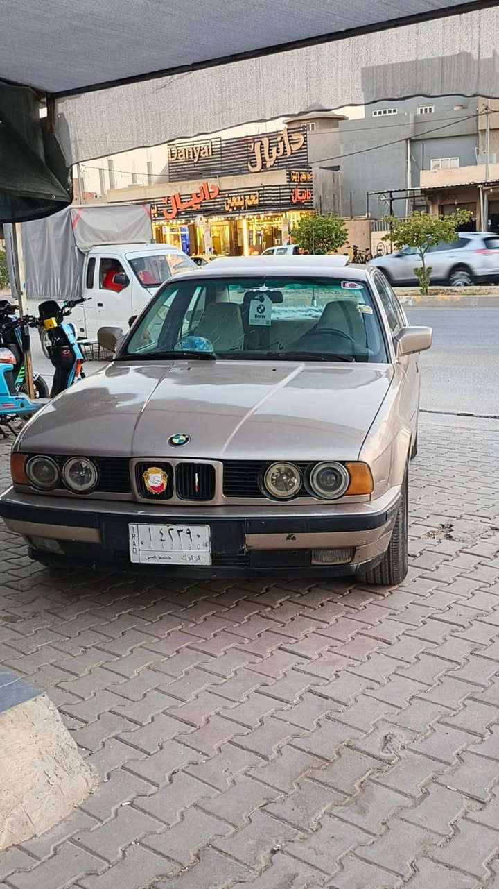 سلام عليكم بي ام حجم 520 سياره جاهزه مكفوله من الطخه بي بدايه بخار سياره جاهزه موديل 1990 شرط التحويل تخم تاير جديد تخم ويل جديد وترهم مراوس تكسي السعر 35 الشراي يتصل***********
