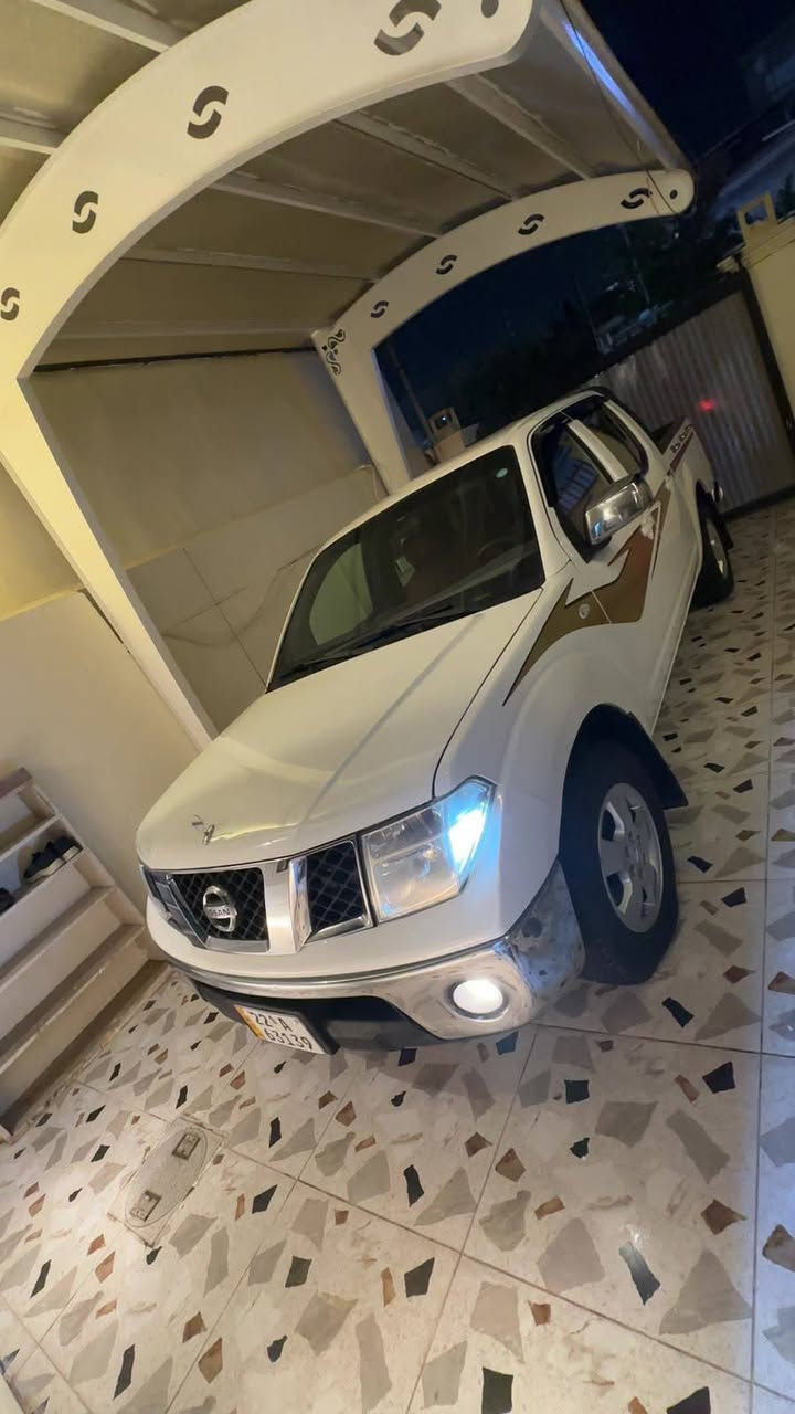 🚘 **للبيع نيسان نيفارا موديل 2009**

📍 **الموقع: كركوك**
🔢 **رقم أربيل**
📅 **سنوية جديدة**
⚙️ **كير عادي**
⛽ **محرك ديزل مفتوح**
🎨 **اللون أبيض**
❄️ **مكيف**
📺 **شاشة**
🪑 **فرش جلد مرتب**

🔧 **الضرر قطعتين فقط:**
• البونيد
• الجاملغ

💰 **السعر: 85 ورقة**
📞 ***************

✅ السيارة مرتبة من الداخل والخارج.
