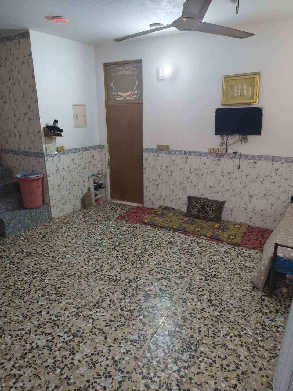 بيت ١٥٠م طابو زراعي سند ٢٥بناء حديث درجه اولى غرفتين نوم صاله استقبال مطبخ مجمع صحيات خارجي وداخلي ارضيه كاشي الموقع حي علوش قريب سيد اكريم
السعر 90 وبي مجال ***********
