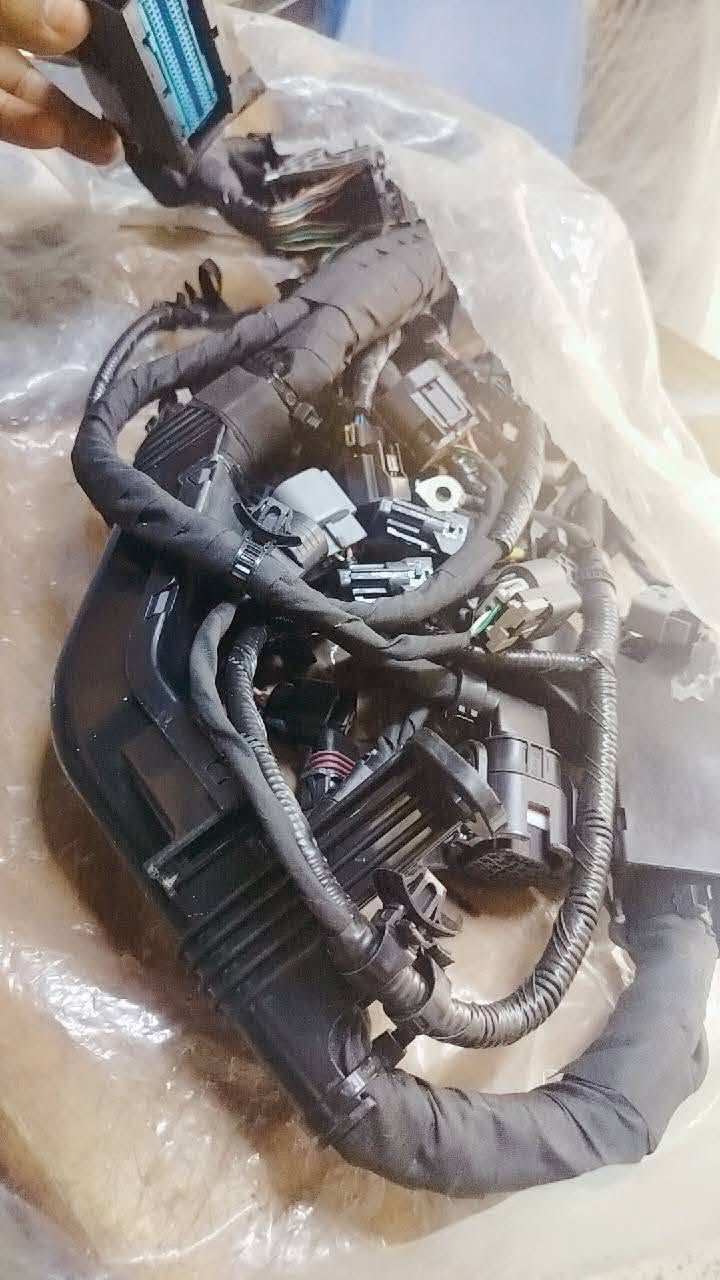 تحكم صوت كامل 14/15 جديد وكاله
جلده كير جديد وكاله 14/15
قاعده فيت بم اصلي مستعمل
ماسكات امامي خلفي
ضفيره محرك اصلي وكاله 
قباق زراك لايت 12/14
كب ويل ملاحضه اصلي تجاري تلكه بسنك
شريط ستيرن ابو هيتر بدون هيتر

 خليل محمد ***********
