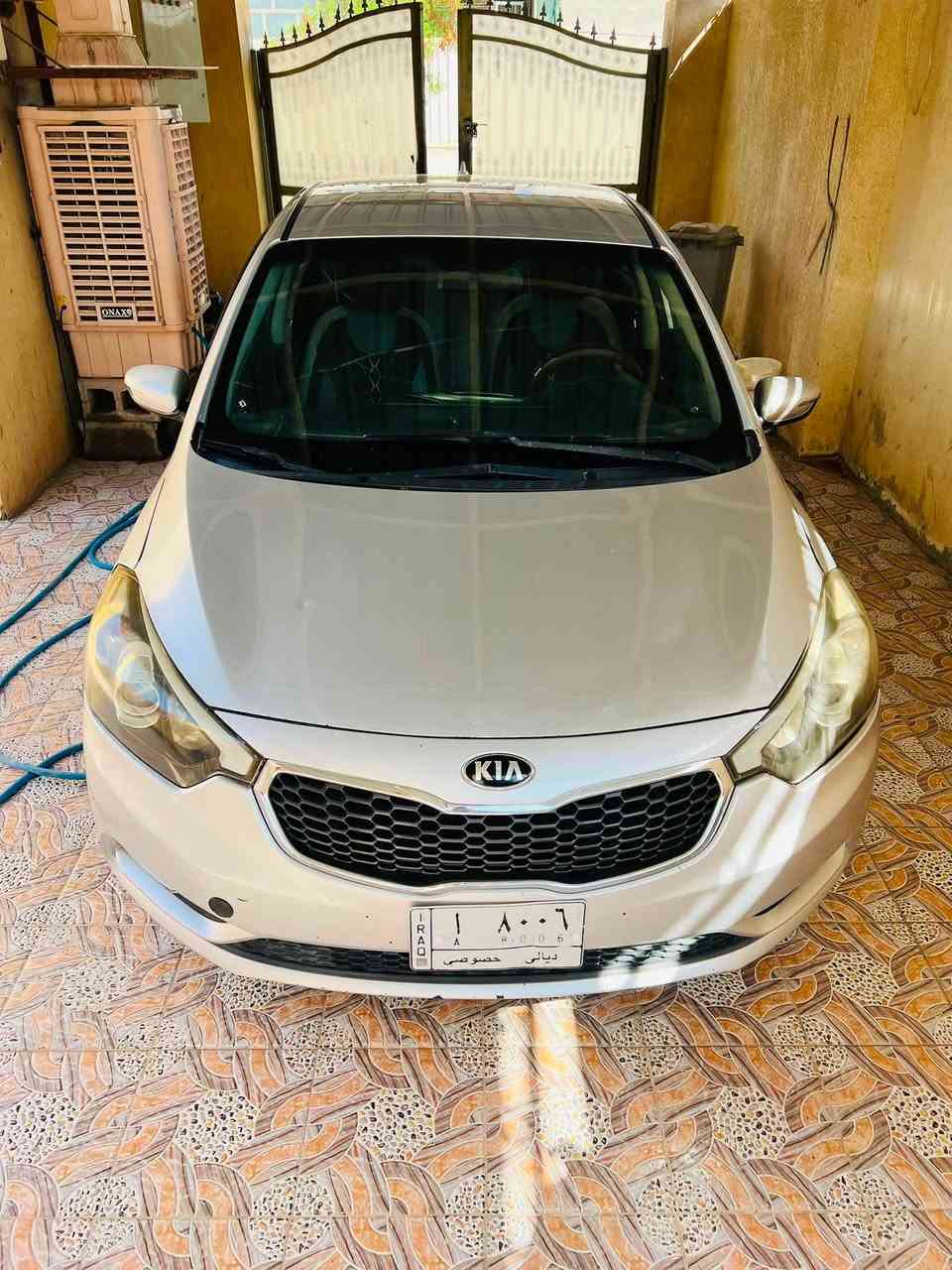 فورتي ١٥ مكينه ٢٠٠ تخم تاير جديد كله جديد سياره احلى من الصور ماناقصه كلشي بيه قطعه صبغ فقط والباقي كله خير من الله سونار مرفق بل الصور السعر ٩٣ ورقه وبيه مجال تفاصيل اكثر الاتصال 

‭***********‬
