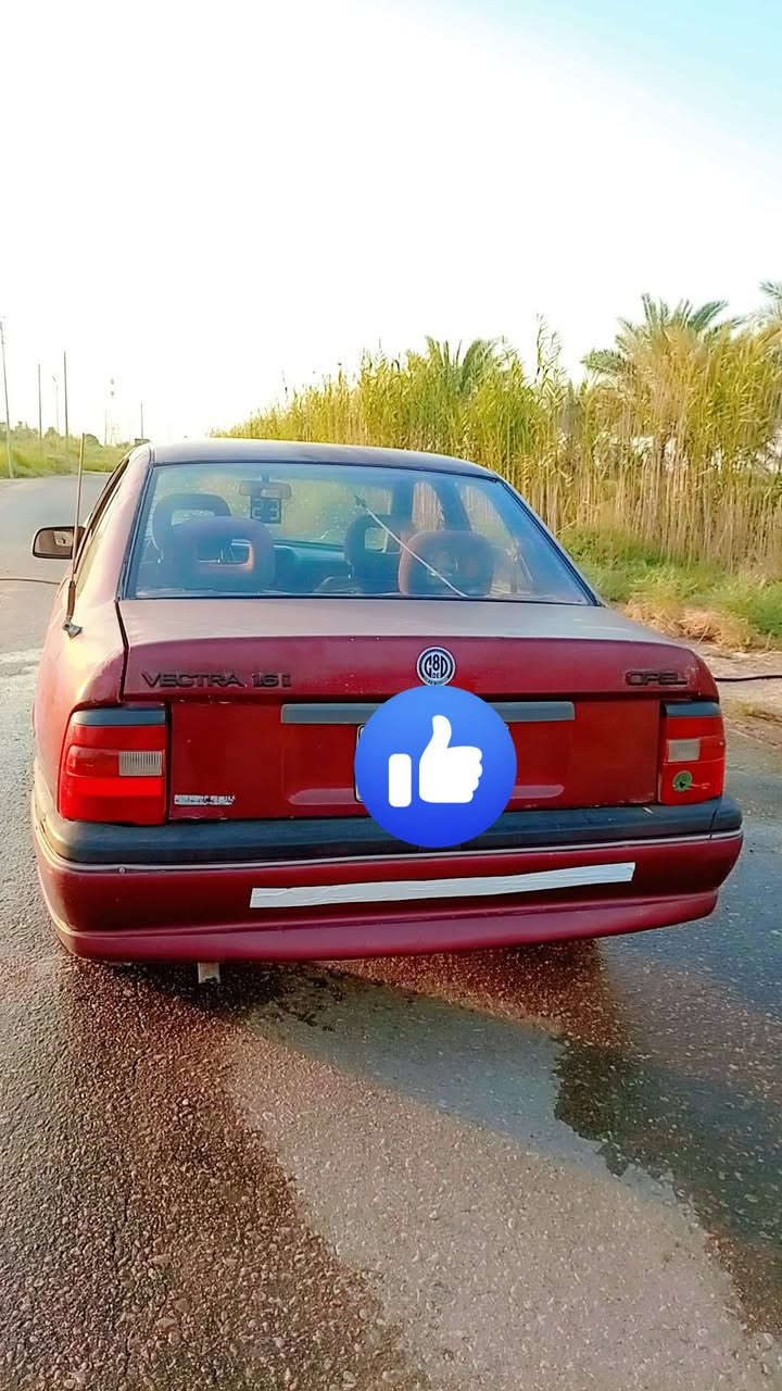 سلام عليكم أوبل فكتره موديل ١٩٩٢ للبيع مناقصها شي السياره خير من الله السياره كهربايات فول كلها شغاله مكينه كير نضاف داخل نضيف سنويه جديده مصاقطه السياره خير من الله تخم تاير جديد  حديدية نضيف جاهزه من كلشي *********** مكاني بابل المسيب
