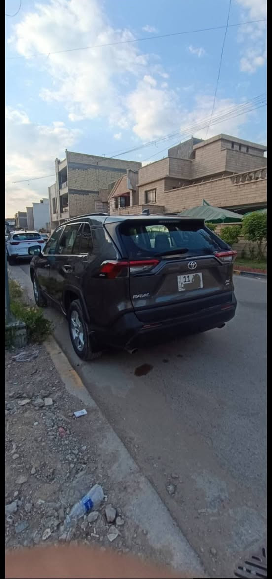 للبيع فقط 
#كروب ـ راف ـ فور 
#راف ـ فور 
موديل 2019 وارد امريكي رقم بغداد مشروع وطني 
محرك 2500 ـ بانزين فقط 
مواصفات ال LE المعروفة 
ثلاث أنظمة قيادة ايكو ونورمال وسبورت 
كامرة خلفية 
رادار أمامي
تحديد مسار ومثبت سرعة 
هاند بريك دكمة اوتو هولد
ماشية 147km الف 
حادثهة صور موجودة مع رقم الشاصي 
كير محرك مكفول 
صدر تبريد كله جاهز 
السيارة عليها سيرفس كامل من دهن وفلاتر وميكانيك ومواد اصلية 
السيارة بدون اي نقص جاهزة 100٪
ملاحظة السيارة على أيدي 
السعر 200 ورقة 
مكان السيارة ـ بغداد ـ منطقة الغدير
‏‪***********‬‏
