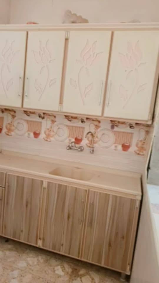 مكتب ولايه علي
للبيع او مراوس 

بيت المساحه 100 متر مبني 50 متر طابقين و50 متر عرصه طابو زراعي سند 25 مشمول تطويب ومرقم بلديه 

بناء بلوك أساس وسقف صب كونكريت مسلح 

يتكون الطابق الأول من غرفة وصاله ومطبخ وصحيات عدد 2

يتكون الطابق الثاني من غرفة وصاله وصحيات 

يحتوي على كاونتر وتانكي وسخان 

العنوان اله مدخل من شارع المطار القديم ومدخل آخر من شارع المعمل على مدرسة علي الرماحي

السعر 22 مليون وبي مجال 

للاستفسار إتصال على 
*********** ابو علي العبدلي 
*********** علي العبدلي
