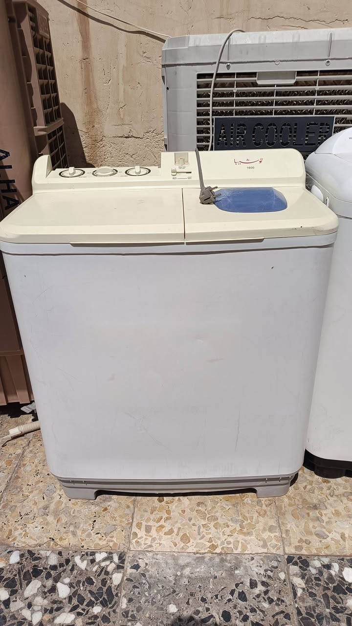 سلام عليكم. عراض لبيع 
سعر الغساله. 75
وسعر الغساله الصغيره 50
وسعر المبردة. 60

***********
