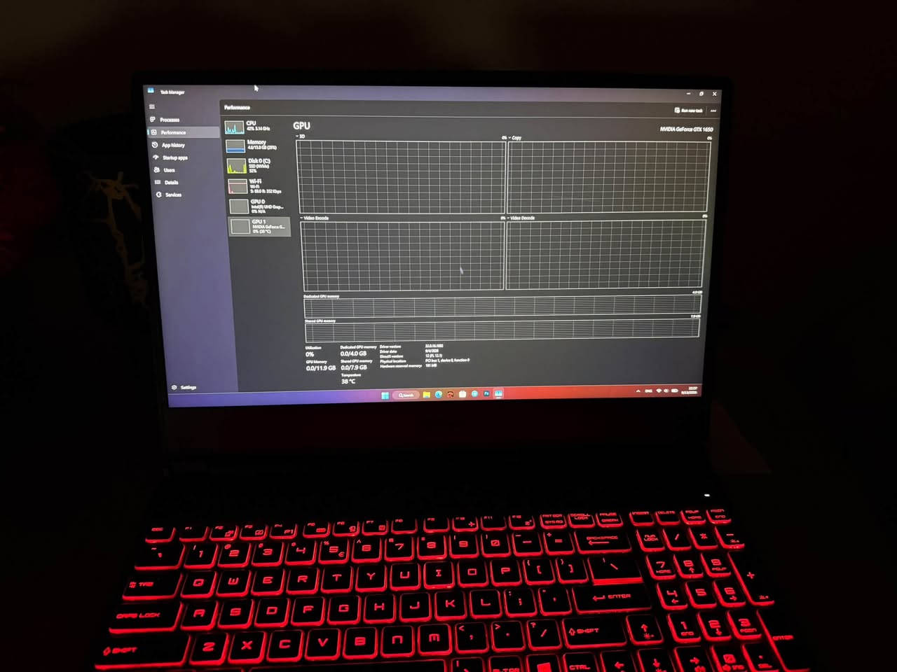 السلام عليكم 
لابتوب msi
المعالج: core i5 جيل تاسع
كارت شاشة: gtx1650
الهارد: ssd 500Gb
الرام: 16 Gb
البطارية شحنها ممتاز 
الشاشة: 144 Hzلكن فيها نقطة وردية في الوسط متبين الا على الشاشة السوداء 
السعر 500 الف 
للتواصل واتس اب : ***********

نص مكتوب في الصور:
- Task Manager Performance CPU 42% 3.14 GHz Memory 4.6/15.8 GB (29%) Disk 0 (C:) SSD (NVMe) 52% Wi-Fi Wi-Fi 2 (5.0 GHz): 312 Mbps GPU 0 Intel(R) UHD Graphics 0% 10 A GPU 1 NVIDIA GeForce G... 0% 38 °C GPU NVIDIA GeForce GTX 1650 3D 0% 0% Copy Video Encode Video Decode Dedicated GPU memory 0% 0.0/4.0 GB Shared GPU memory 0.0/11.9 GB 0.0/7.9 GB Temperature 38 °C Driver version Driver date DirectX version Physical location PCI bus 1, device 0, function 0 Hardware reserved memory 181 MB 22:27 8/13/2023
- Task Manager Performance CPU Memory Disk 0 (C:) Wi-Fi GPU 0 GPU 1 Processes Performance App history Startup apps Users Details Services NVIDIA GeForce GTX 1650 0% Run new task 5% 1.07 GHz 4.5/15.8 GB (28%) 0% S:0 R: 32.0 KBps 1% N/A 0% (38 °C) GPU 3D 0% Copy 0% Video Encode 0% Video Decode 0% Dedicated GPU memory Shared GPU memory 4.0 GB 7.9 GB Utilization 0% GPU Memory 0.0/11.9 GB Dedicated GPU memory 0.0/4.0 GB Shared GPU memory 0.0/7.9 GB Temperature 38 °C Driver version: 32.0.16.1692 Driver date: 9/4/2026 DirectX version: 12 (FL 12.1) Physical location: PCI bus 1, device 0, function 0 Hardware reserved memory: 161 MB Settings Search ENG 22:27 9/13/2026
- Task Manager
- Performance
- CPU
- 33% 3.34 GHz
- Memory
- 16.0 GB (29%)
- Disk 0 (C:)
- SSD (NVMe)
- 3%
- Wi-Fi
- S: 0 R: 24.0 Kbps
- GPU 0
- Intel(R) UHD Grap...
- 0% N/A
- GPU 1
- NVIDIA GeForce G...
- 0% (38 °C)
- Memory usage
- 60 seconds
- Memory composition
- In use (Compressed)
- 4.6 GB (0 MB)
- Committed
- 4.6/31.8 GB
- Paged pool
- 454 MB
- Available
- 11.3 GB
- Cached
- 4.4 GB
- Non-paged pool
- 363 MB
- Speed:
- Slots used:
- Form factor:
- Hardware reserved:
- 2400 MT/s
- 2 of 2
- SODIMM
- 193 MB
- 16.0 GB DDR4
- 15.8 GB
- 22:27
- 9/13/2026
- Processes
- App history
- Startup apps
- Users
- Details
- Services
- 5% 1.91 GHz
- 4.5/15.8 GB (28%)
- 5%
- 0 R: 0 T: 0 Kbps
- 4.5 GB (22.3 MB)
- SO-DIMM
- 4.6 GB
- Hardware reserved: 199 MB
- 401 MB
- 365 MB
- Settings
- Search
- msi
- steelseries
- GEFORCE
- GTX