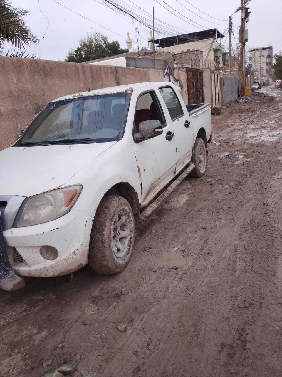 السلام وعليكم للبيع بيكم كنوه موديل 2013 السياره كفاله عامه ما عدا الزنجار رقم بصره تحويل لستفسار***********
