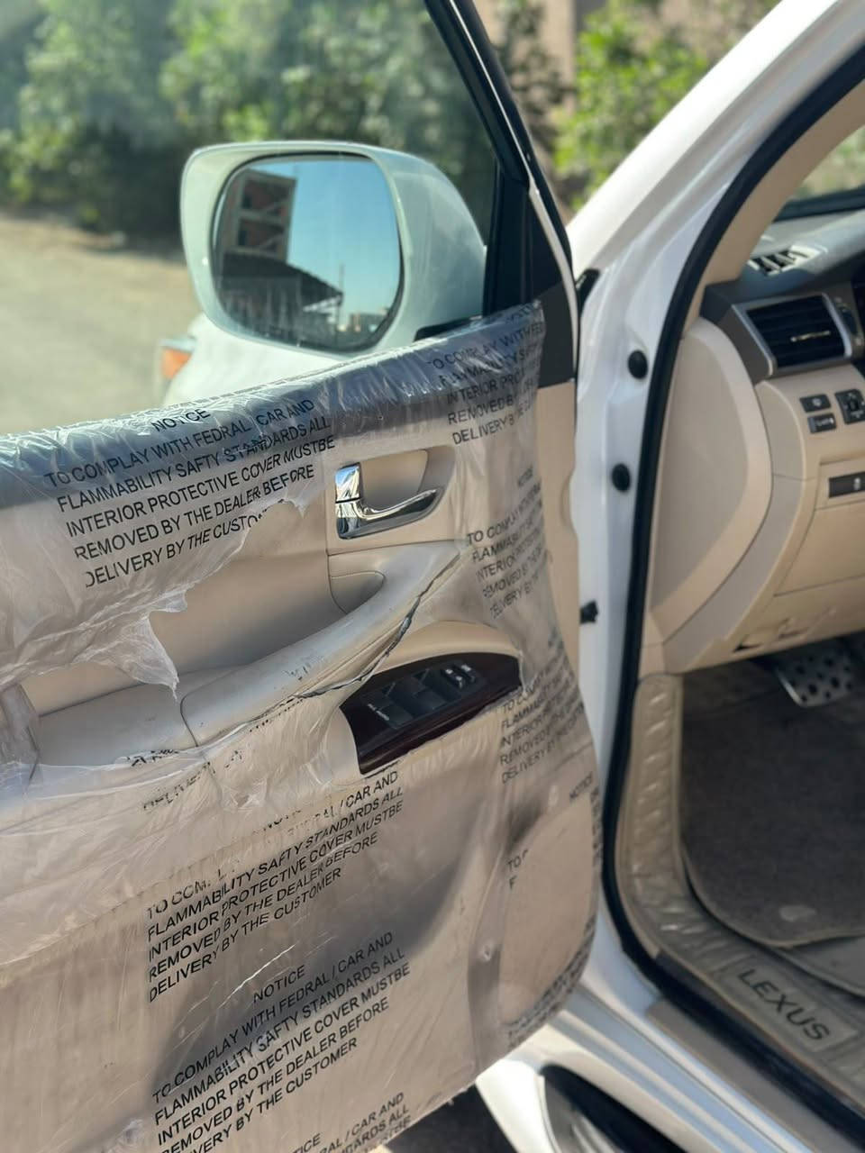 لكزز للبيع  تفاصيل. موديل2015 فول  اتصال على هاذا رقم***********
