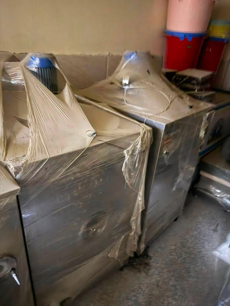 سلام عليكم…خط انتاج كامل وتوزيع جاهز من كلشي بس تفتح محل وتتوكل
3 مكائن سوفت
3 مكائن ازبر
بساتر
عارضات
بلانكات
للاستفسار ***********
