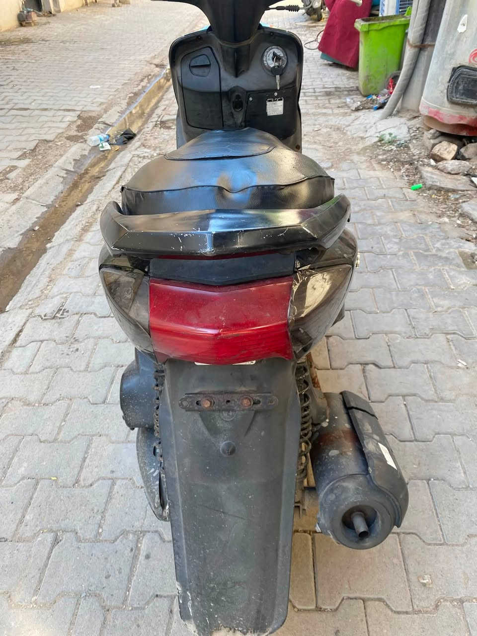 سلام عليكم
سكنس نثيه للبيع 
السعر ٤٠٠وبيها مجال
العنوان بغداد الحريه
الرقم ***********واتساب
