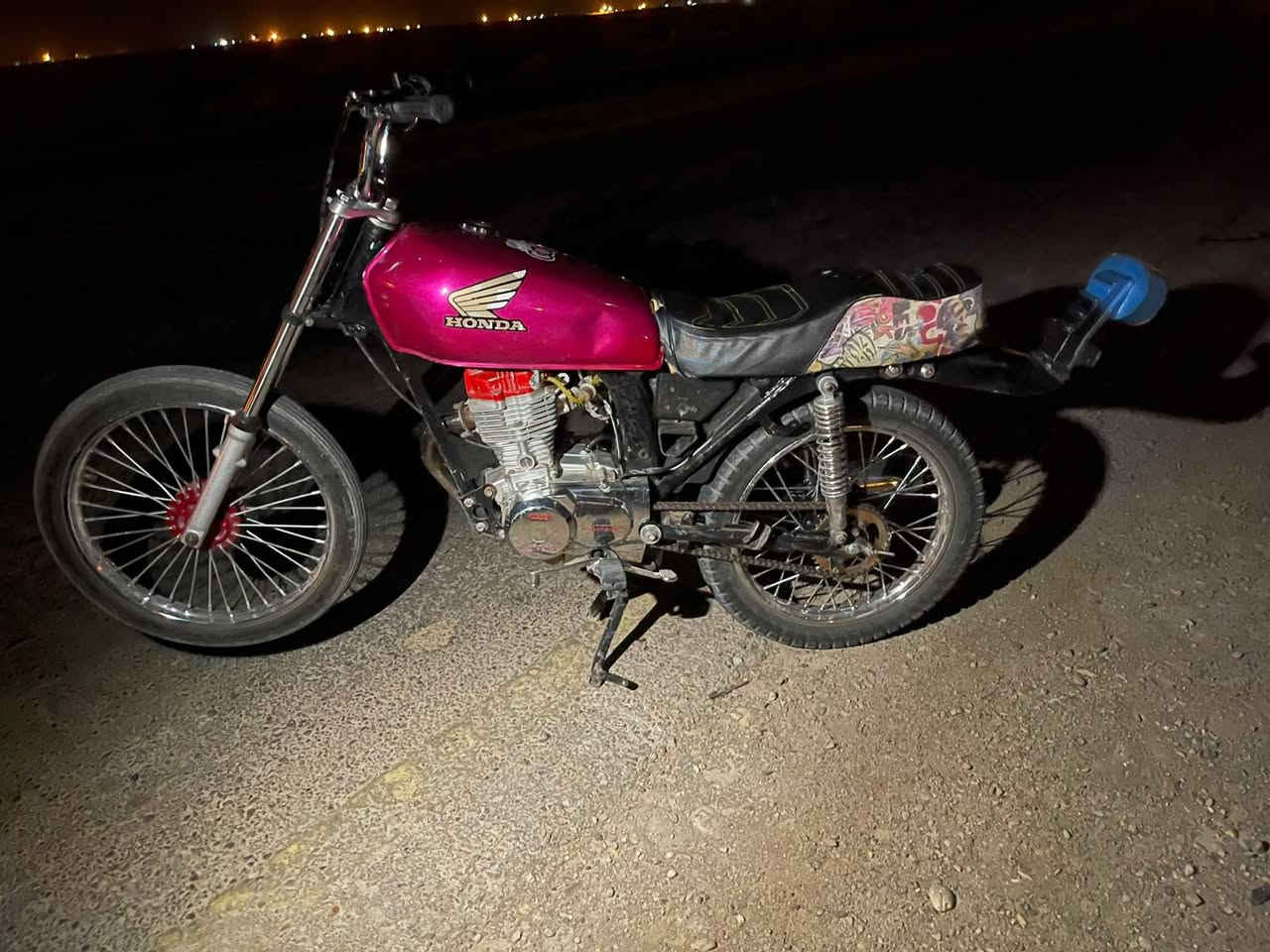 سلام عليكم دراجه للبيع بدون اوراق دراجه نضيفه مفتوحه بس ولفات ولسعر خاص وتوصلو علا هاذ رقم ‏‪***********‬‏
