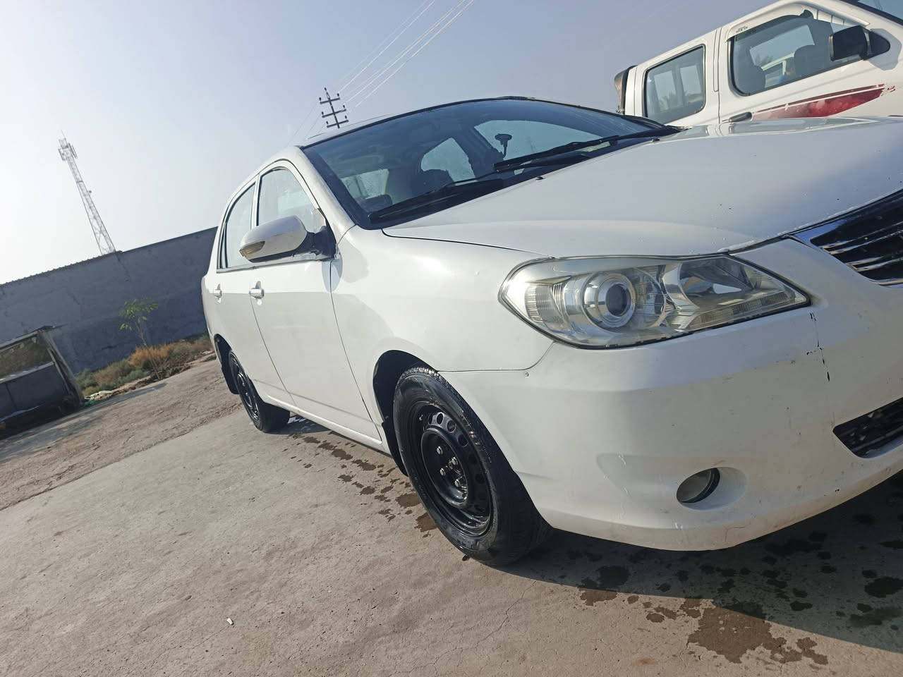 السلام عليكم BYD G3 2013  نقص بس كمبريسر تبريد ما ناقصه شي كير مكينه جديدا  حداديه تخم تاير بيها ضربه صفحه بدون دواخل  
مكاني أبو غرق بابل 
تواصل  ***********  سعر ٣٨ بيها غرامه 300  ينزلن من سعرها

