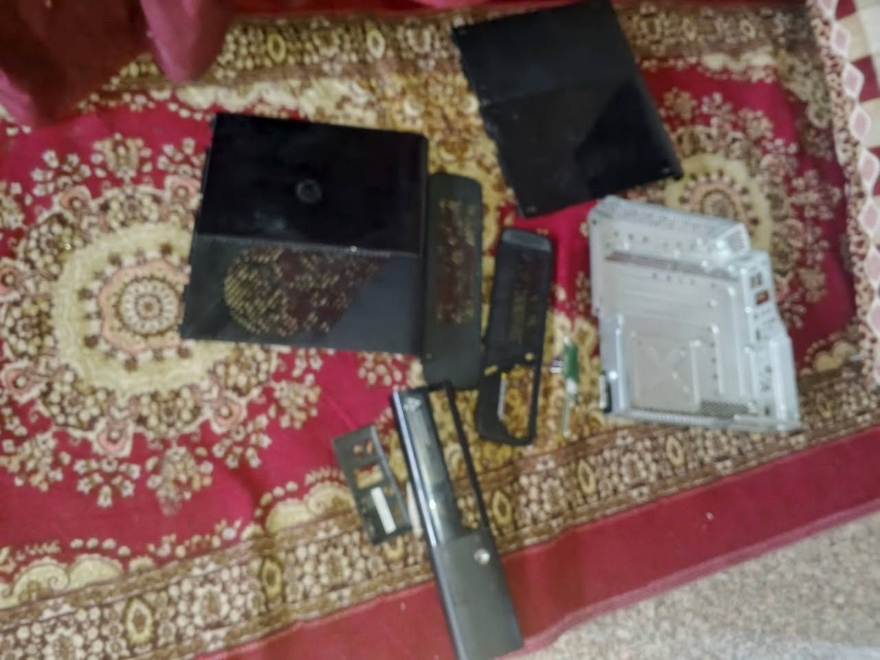 سلام عليكم شباب شاصي وكفر مال بلي إكس بوكس360 سوبر سلم كامل مكمل من الالف للياء ناقصه كفر مال هارد صغير كفر نضيف ومرتب مكاني بغداد الامين الثانية سعر 25 وبيه مجال بسيط للشراي المو شراية لا يجي يرحم والديكم وتوصيل موجود نشالله دكمه مال تشغيل كله كامل مكمل لا كسر ولا فطر بيه نضيف  الله شاهد رقمي ***********

