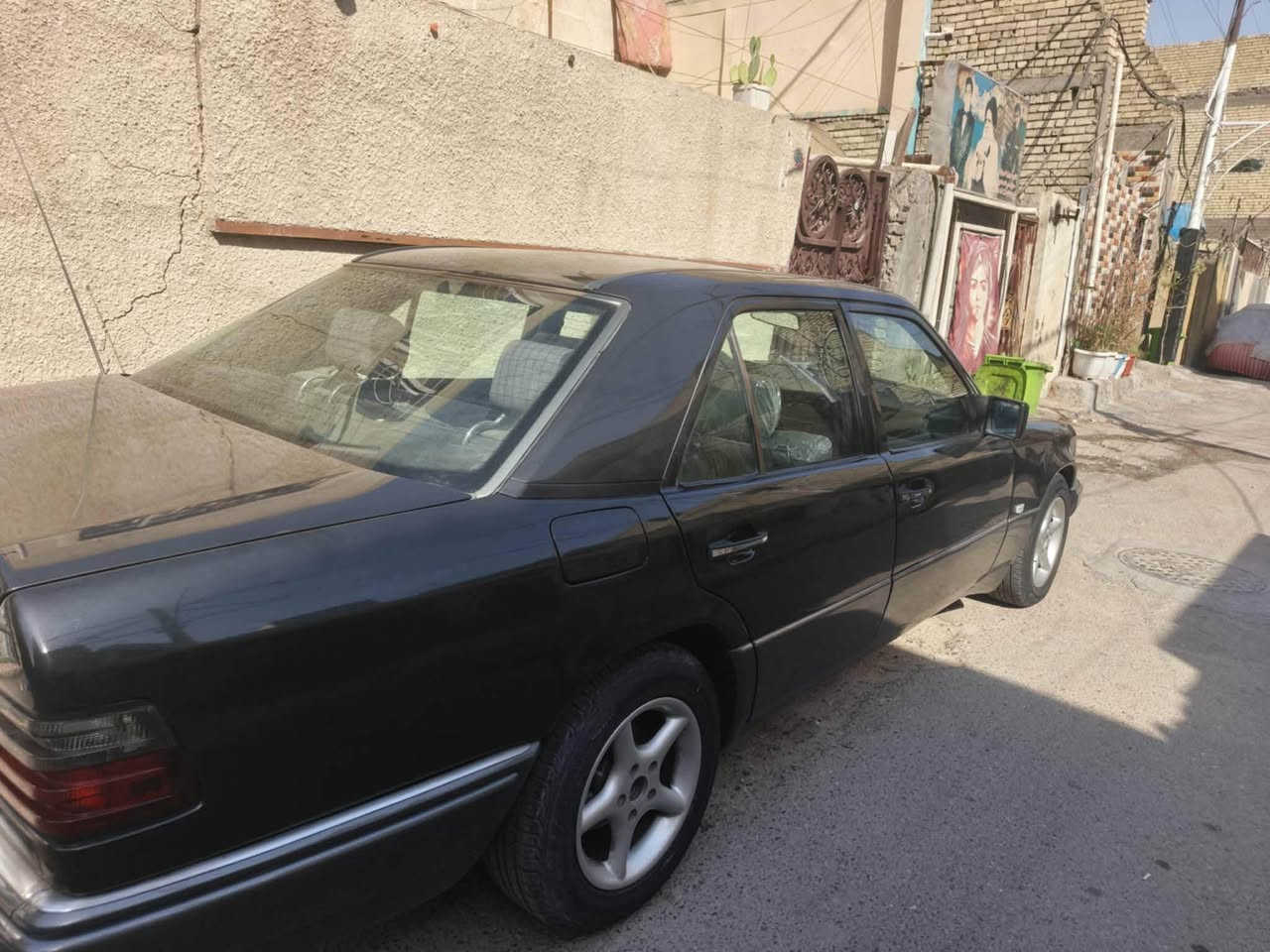 للبيع مارسدس دب موديل ٩٣ محرك ٤ سلندر سياره معدل وسحب اقوم من ٦ سلندر وقتصاديه حيل مكينه وكير جدد حداديه امامي خلفي تخم تاير جديد كهرباايات شغاله تبريد ثلج منضومه جديده من طول لطول سلايت طكتين رقم نجف شرط التحويل بيع ومراوس سعر ٧٢ مكان سياره بغداد العماري ستفسار ***********
