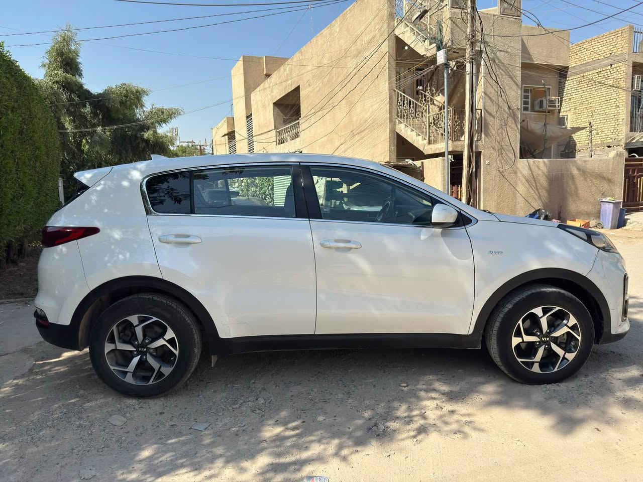 سبورتج 2022 للبيع
سلام عليكم ورحمه الله وبركاته 
سبورتج 2022 وارد امريكي 
ممشى :95 الف كيلو متر 
بدون فتحه بدون بصمه (سويج)
رقم بغداد انكليزي 
ثلاثة انظمه قياده عادي ايكو سبورت 
دفع رباعي AWD 
محرك 2400
كامره خلفية 
كروز سرعه / تحكمات ستيرن كاملة 
شاشة بلادي ابل كار بلي اندرويد اوتو 
نظام خروج عن المسار 
تبريد قطعتين 
ايرباك ما بيها 
سنويه لل 2029 
حادثها موضح بالصور 
رقم شاصي : KNDPMCAC7N7008317
تواصل واتساب : ***********
السعر: 175$
