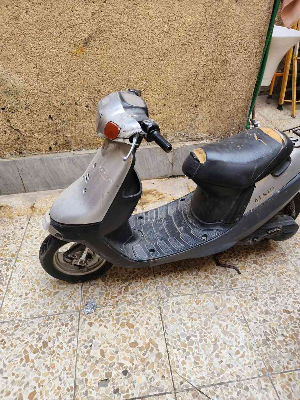 دراجه بطه ٦٠ خطين كهربائياتهة كلها شغاله سلف هندر بس من تشتغل بيها صوت بالاكسل كابريتر جديدة ابيع كوم حديد السعر (١٢٥) مكاني بغداد الشعله ***********
