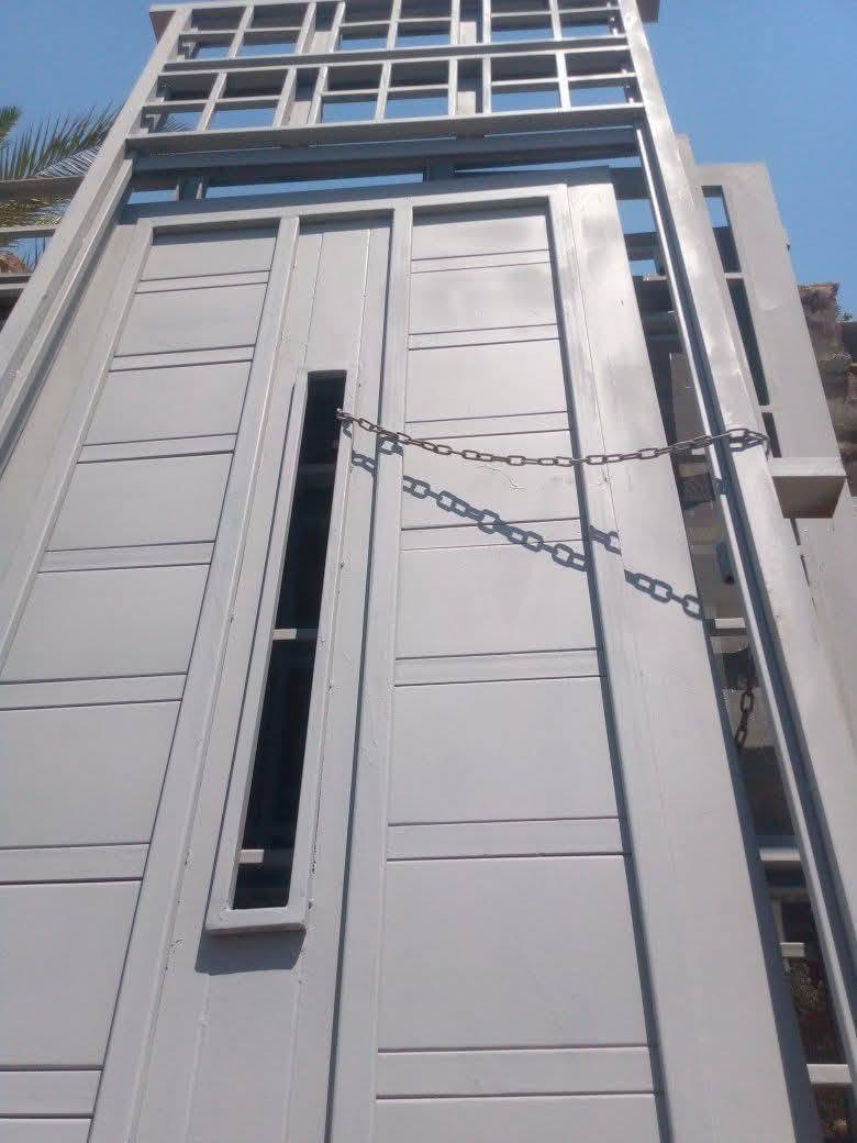 السلام عليكم
 حدادة بركة الزهراء (ع)
ابواب شبابيك محجرات مسقفات وجهات فنادق 
جميع انواع اعمال الحديد درجه اولا درجه ثانيه حسب الطلب العنوان حرفين الكوفه مقابل معمل ثلج مسلم ابن عقيل (ع)رقم ***********،،،،،*********** موجود واتساب
