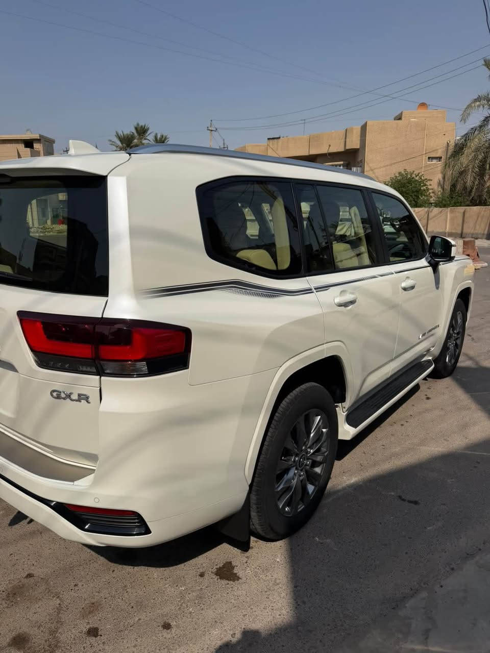 لاندكروز GXR • ٢٠٢٥ • ٤٠٠٠٠ كم