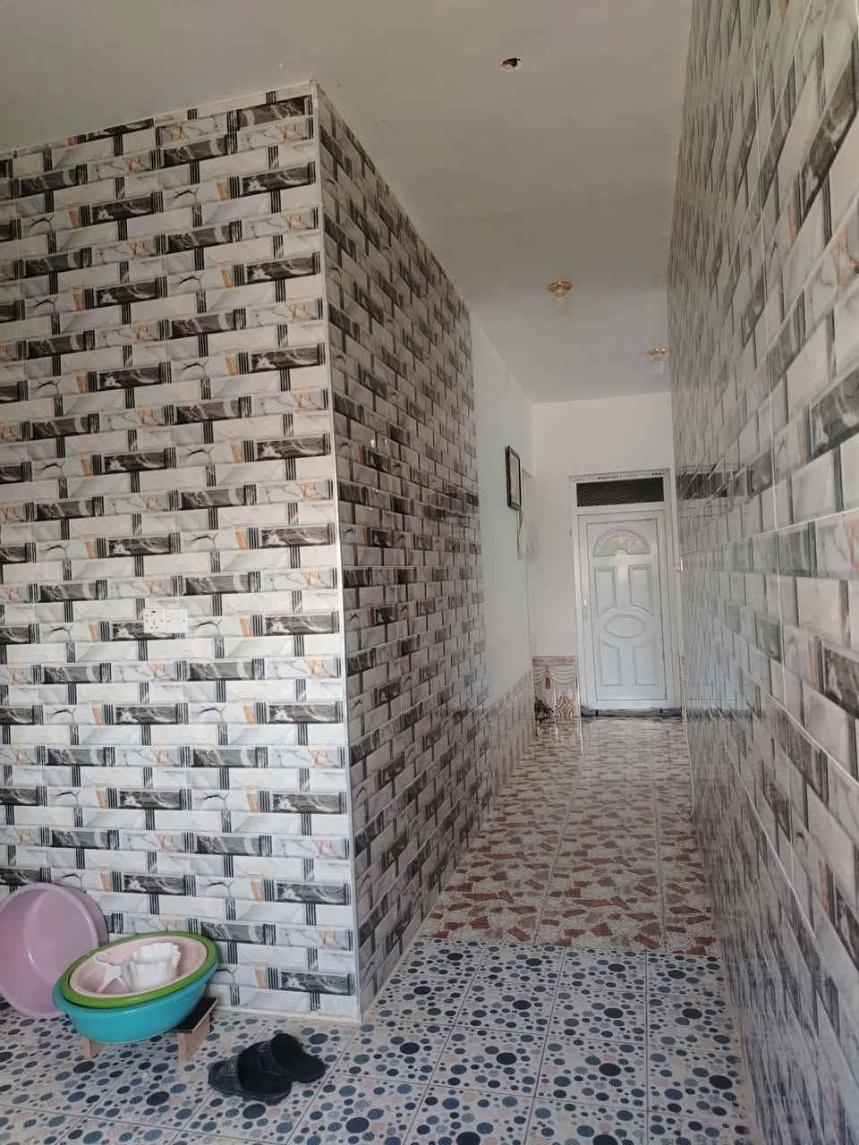 دار سكن للبيع في بني داهر
قرب ملعب بني داهر الفوك بديرة الحجر الصحي
موضح بصور مساحه 1200 ماشيه معامله طابوو
السعر 65 مليون وبي مجال بسيط
الاستفسار التواصل على الصفحه او الرقم
***********
